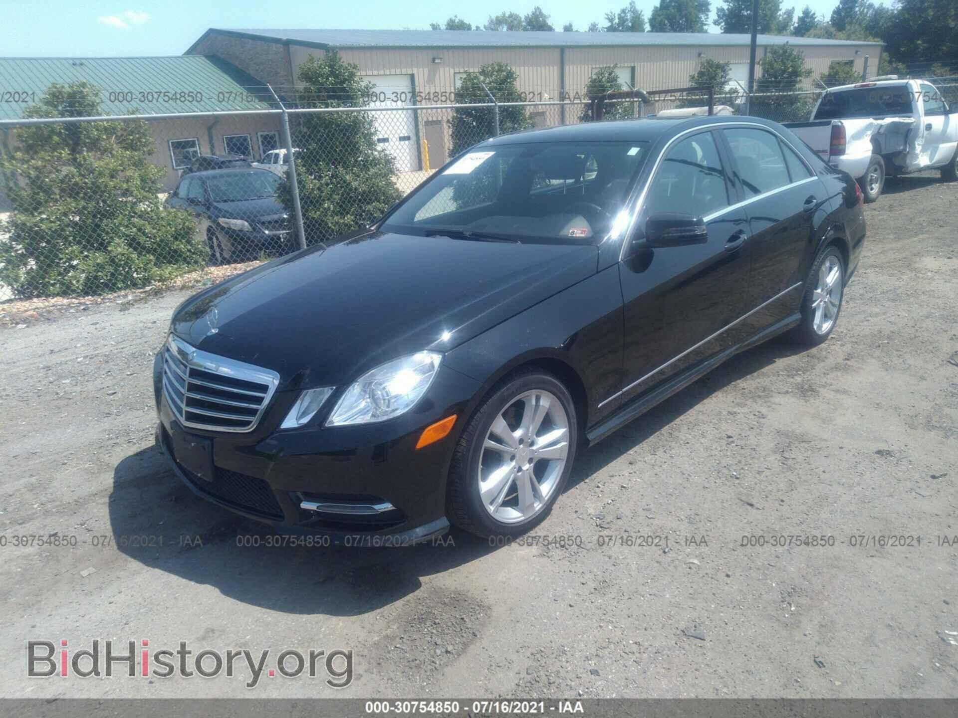 2013 MERCEDES-BENZ E-CLASS - VIN: WDDHF5KB8DA711190 - Фото 2