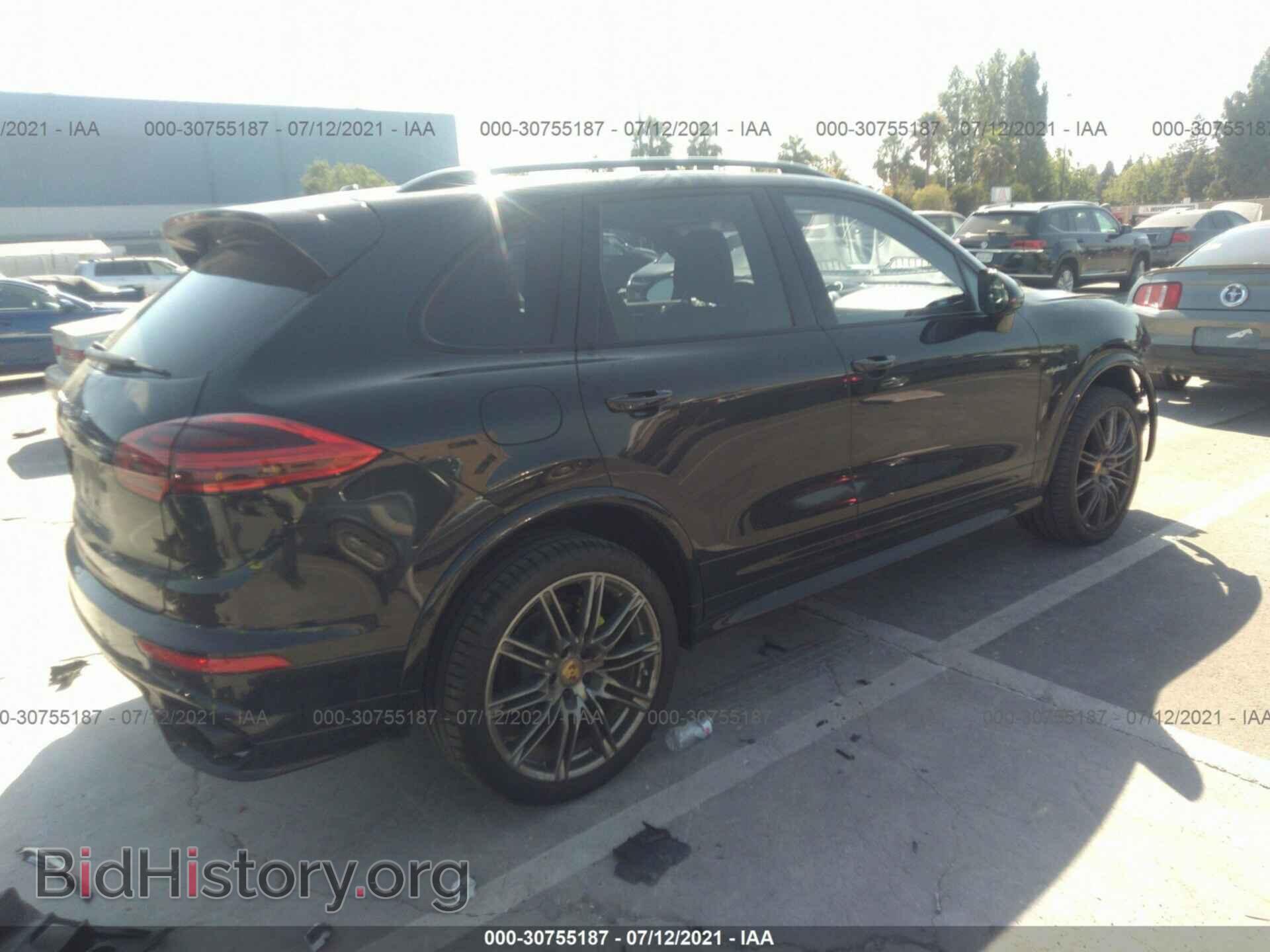 2017 PORSCHE CAYENNE - VIN: WP1AE2A22HLA73218 - Фото 4