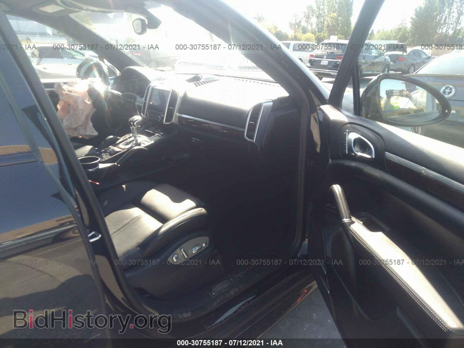 2017 PORSCHE CAYENNE - VIN: WP1AE2A22HLA73218 - Фото 5