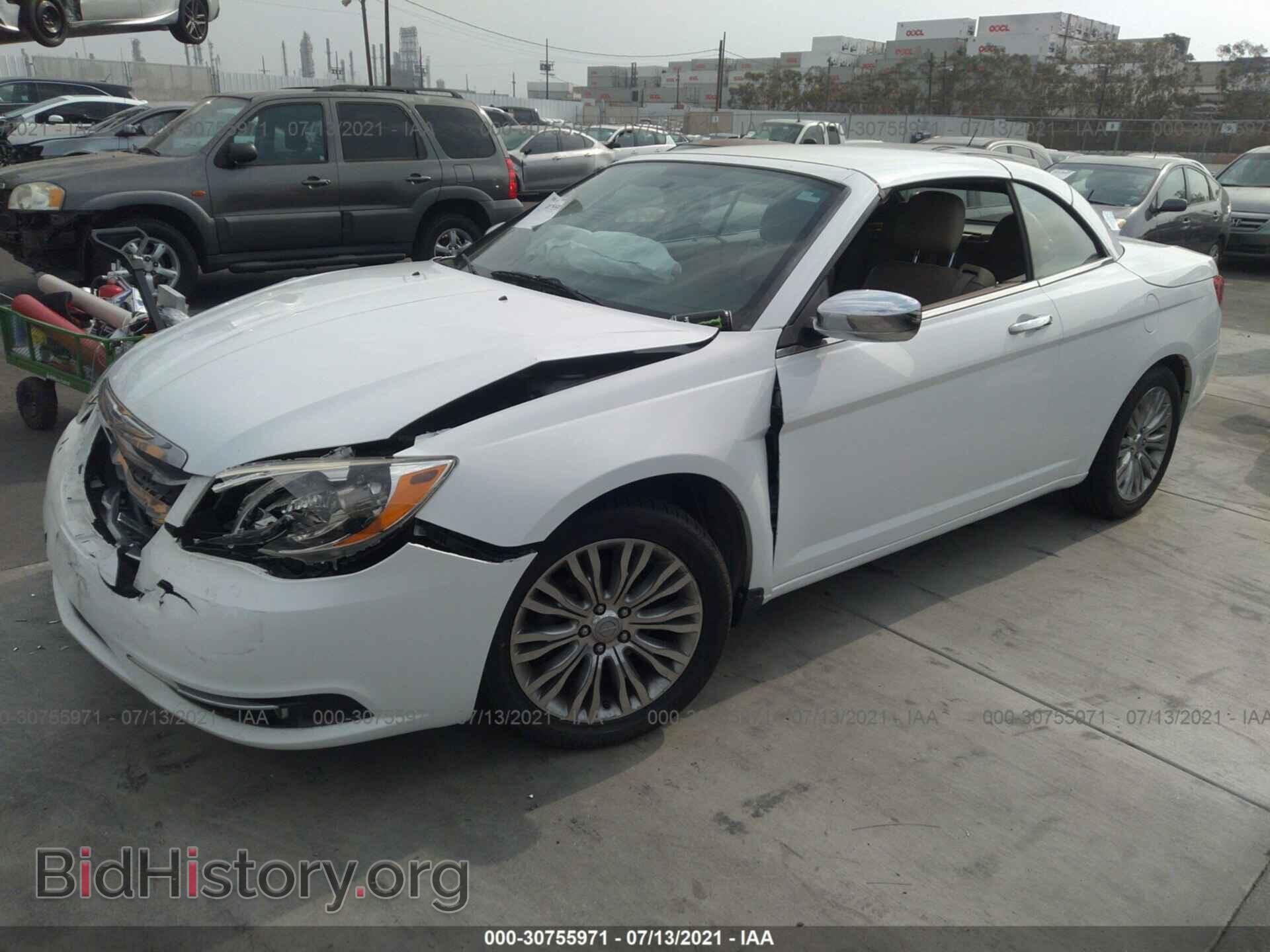 2013 CHRYSLER 200 - VIN: 1C3BCBFGXDN574506 - Фото 2