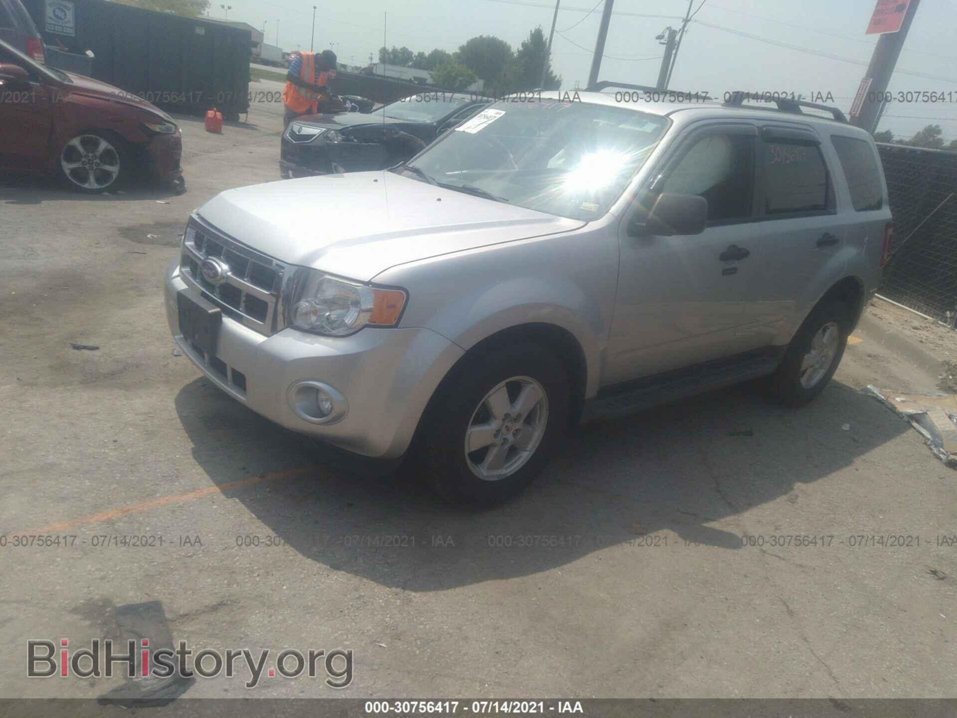 2011 FORD ESCAPE - VIN: 1FMCU9DG5BKA98099 - Фото 2