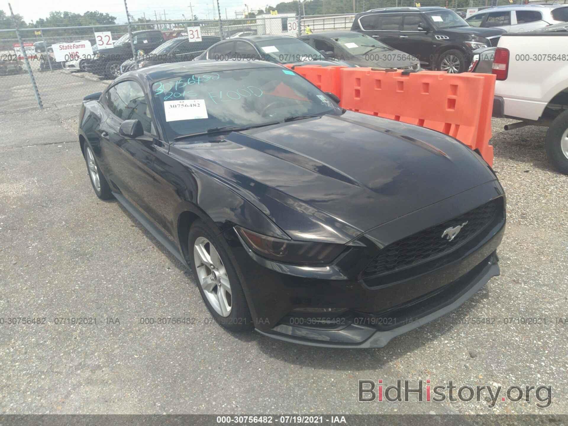 Photo 1FA6P8AM5F5399060 - FORD MUSTANG 2015