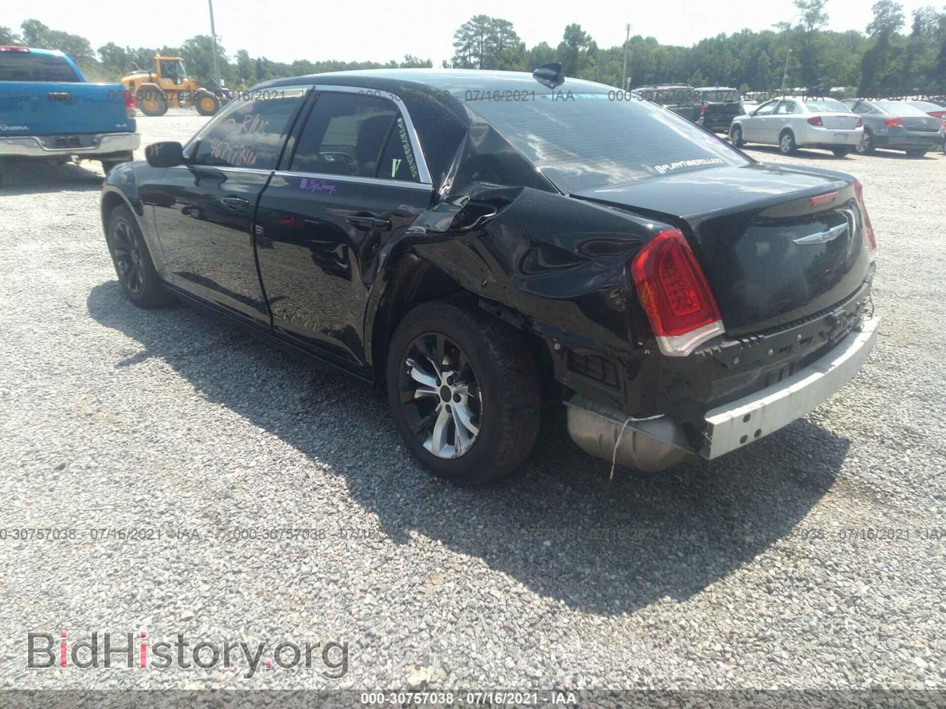 2016 CHRYSLER 300 - VIN: 2C3CCAAG8GH128986 - Фото 3
