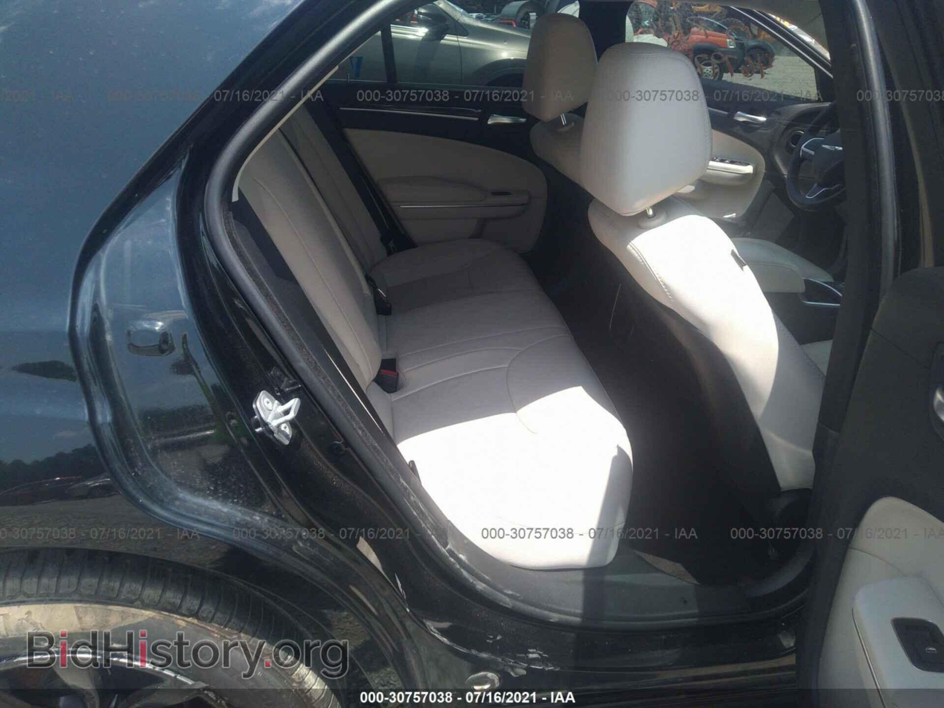 2016 CHRYSLER 300 - VIN: 2C3CCAAG8GH128986 - Фото 8