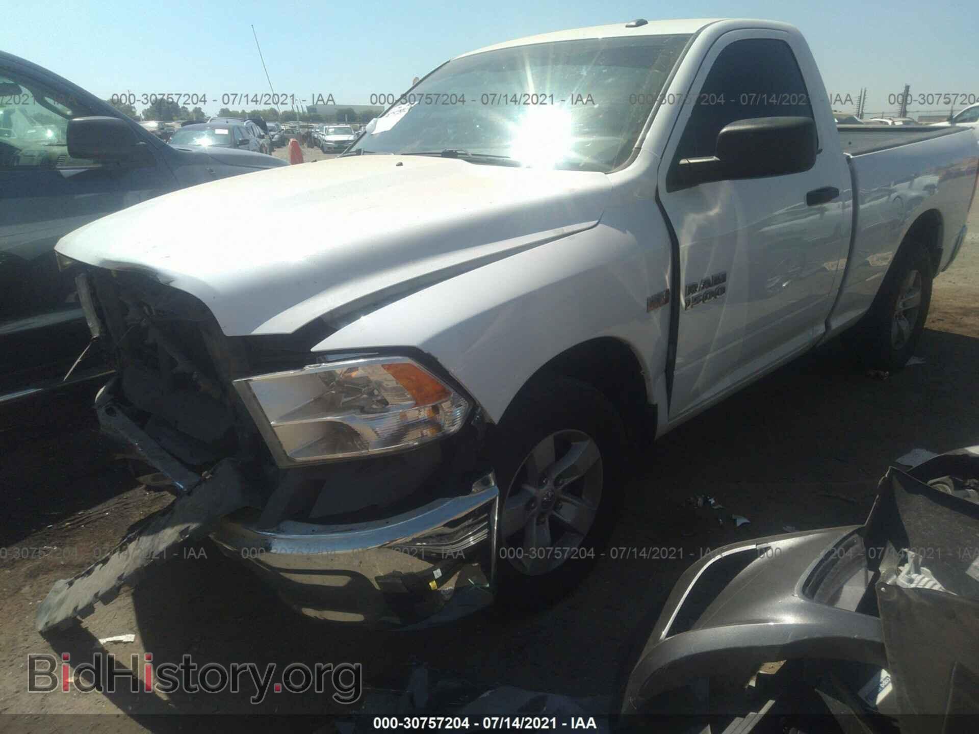 2017 RAM 1500 - VIN: 3C6JR6AT5HG795437 - Photo 2