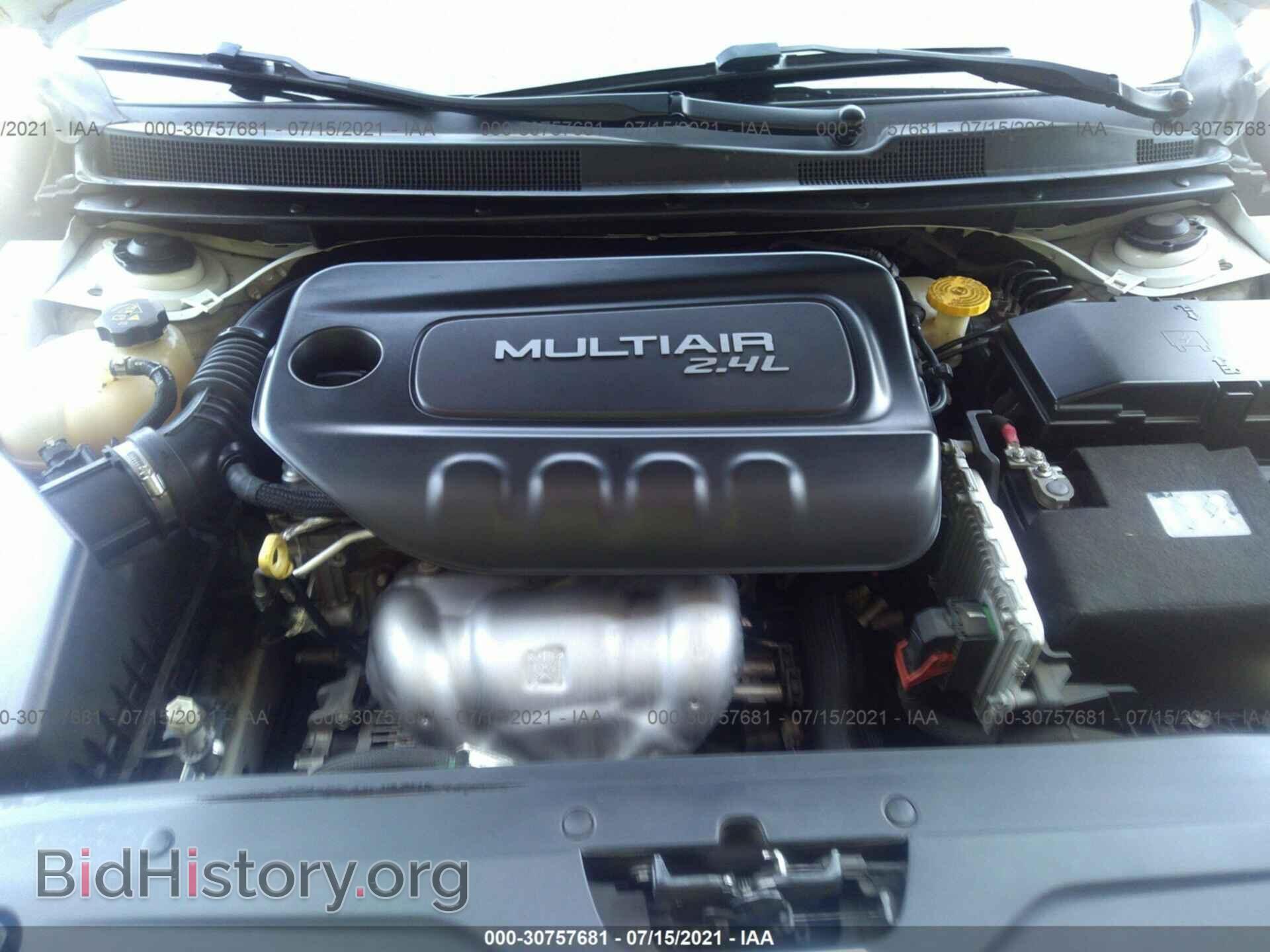 2015 CHRYSLER 200 - VIN: 1C3CCCAB2FN637493 - Фото 10