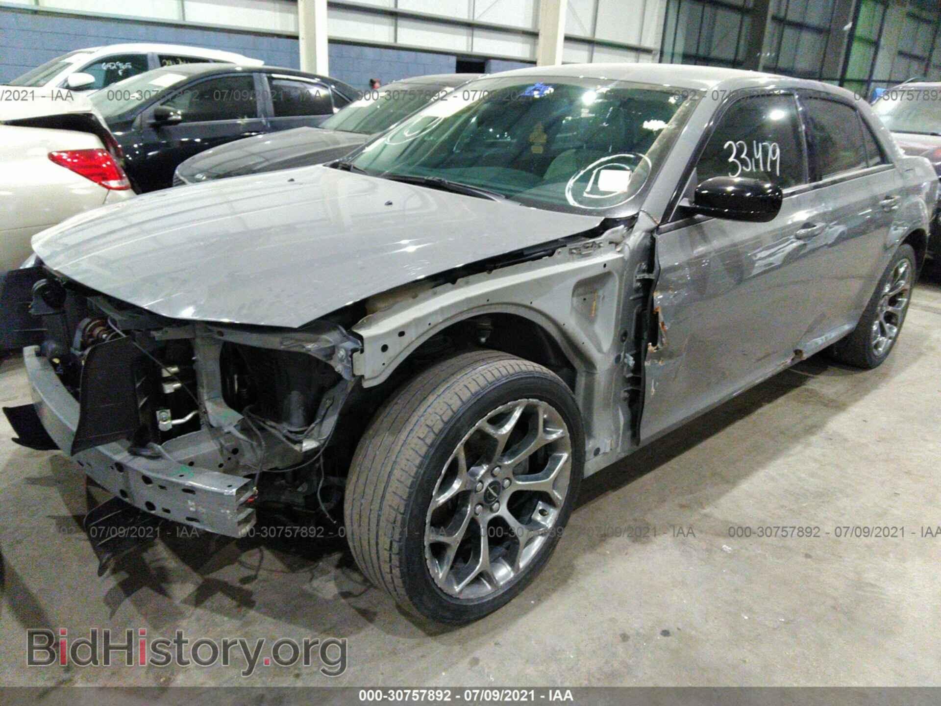 2018 CHRYSLER 300 - VIN: 0000CAAG5JH320809 - Фото 2