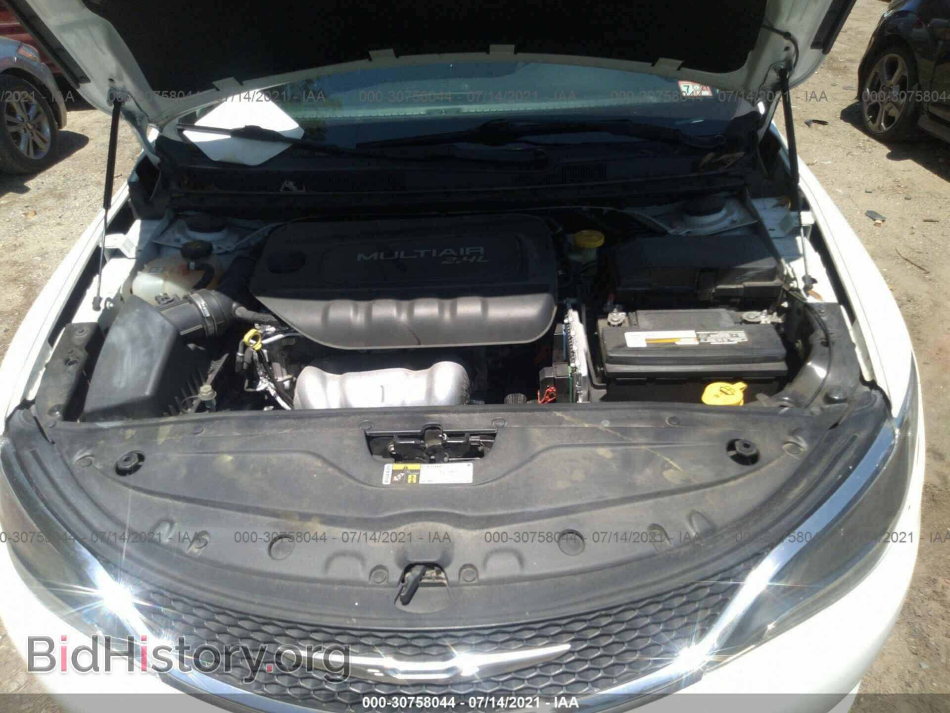 2015 CHRYSLER 200 - VIN: 1C3CCCAB9FN661144 - Фото 10