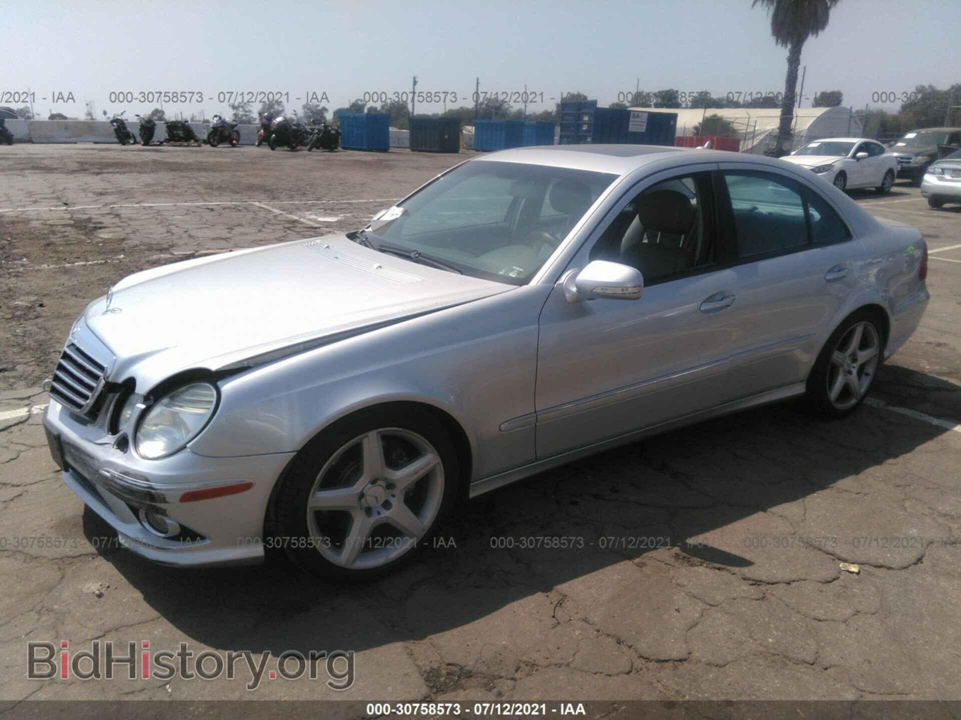 2009 MERCEDES-BENZ E-CLASS - VIN: WDBUF56X59B426526 - Фото 2