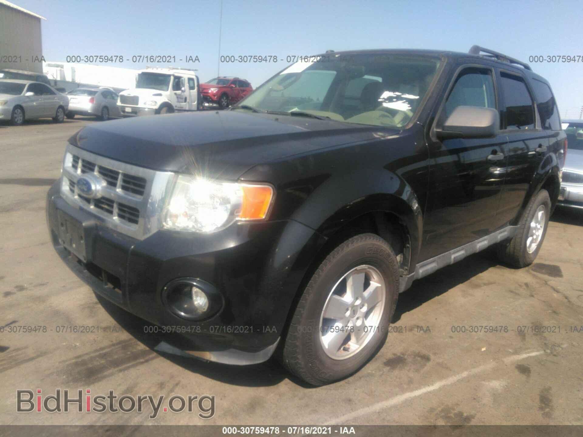 2011 FORD ESCAPE - VIN: 1FMCU0D76BKB34037 - Фото 2