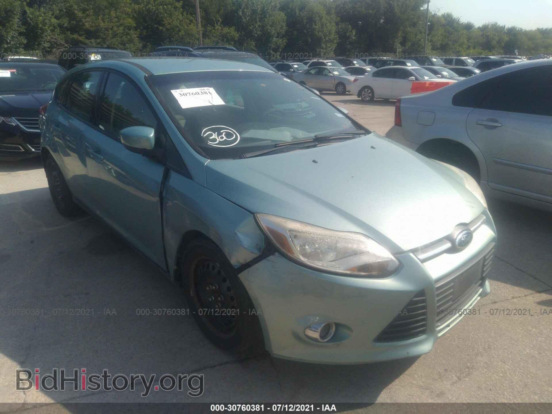 Photo 1FAHP3K28CL329584 - FORD FOCUS 2012
