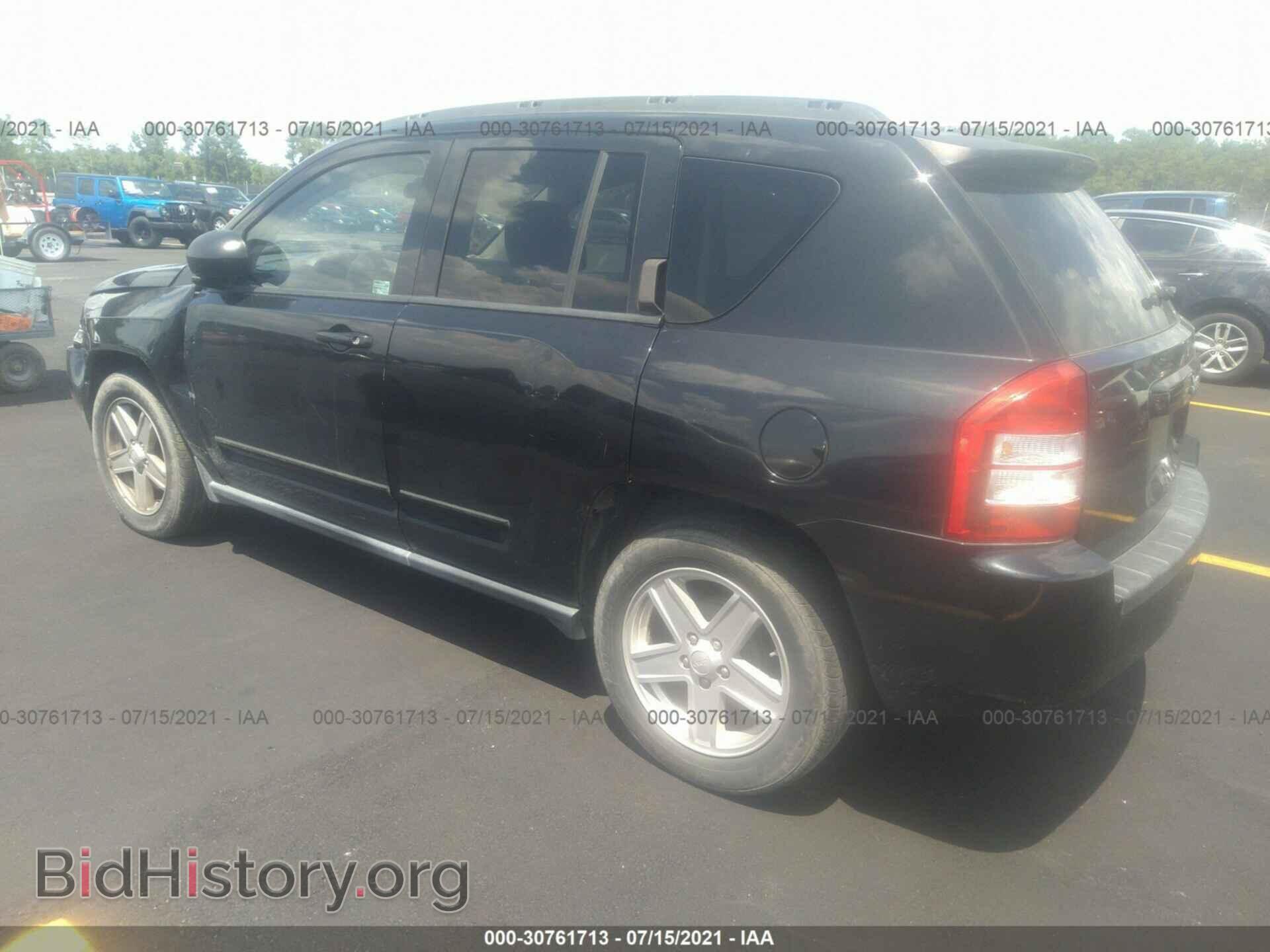 2010 JEEP COMPASS - VIN: 1J4NT4FB3AD502888 - Фото 3