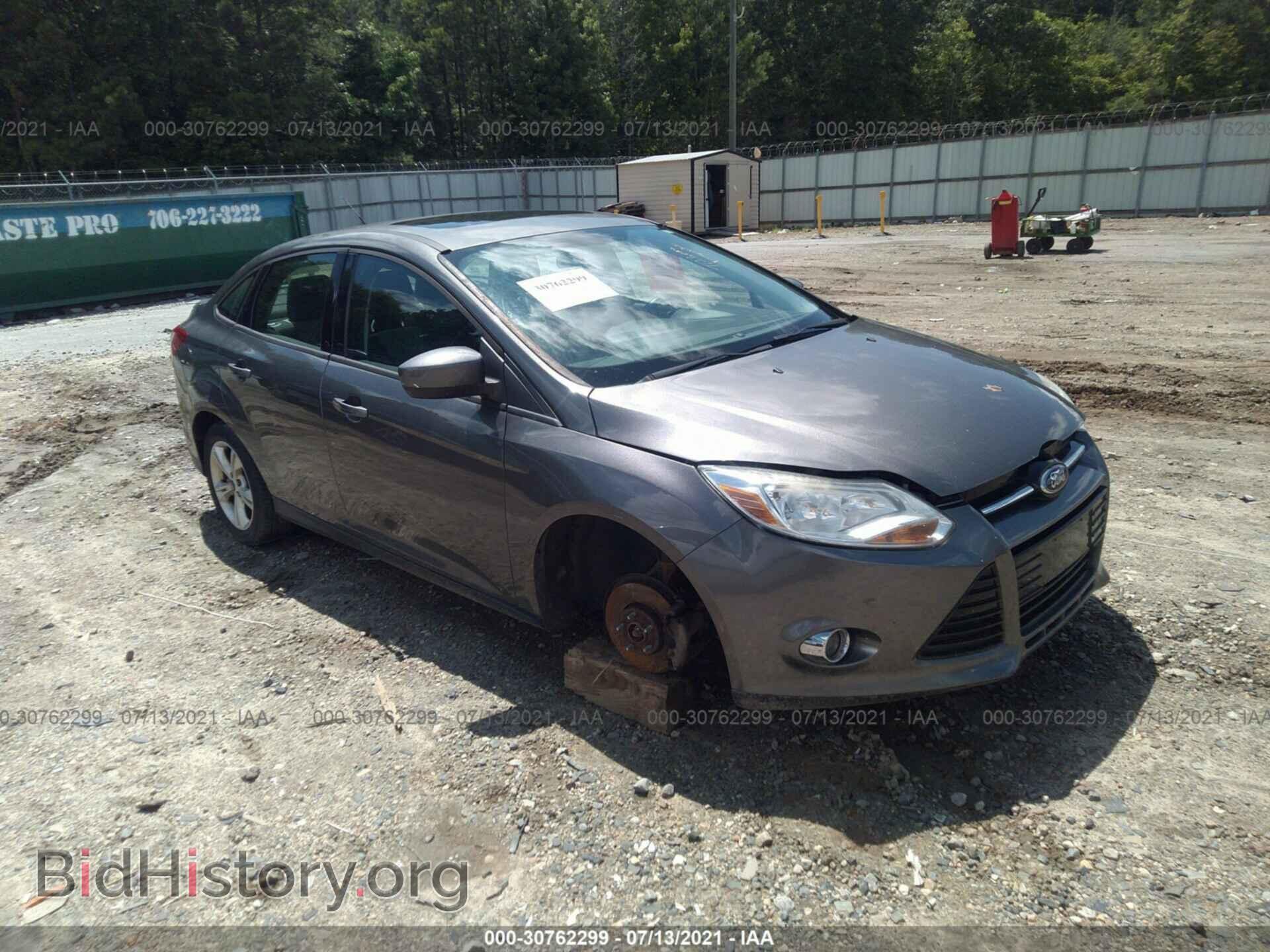 Photo 1FAHP3F26CL312048 - FORD FOCUS 2012