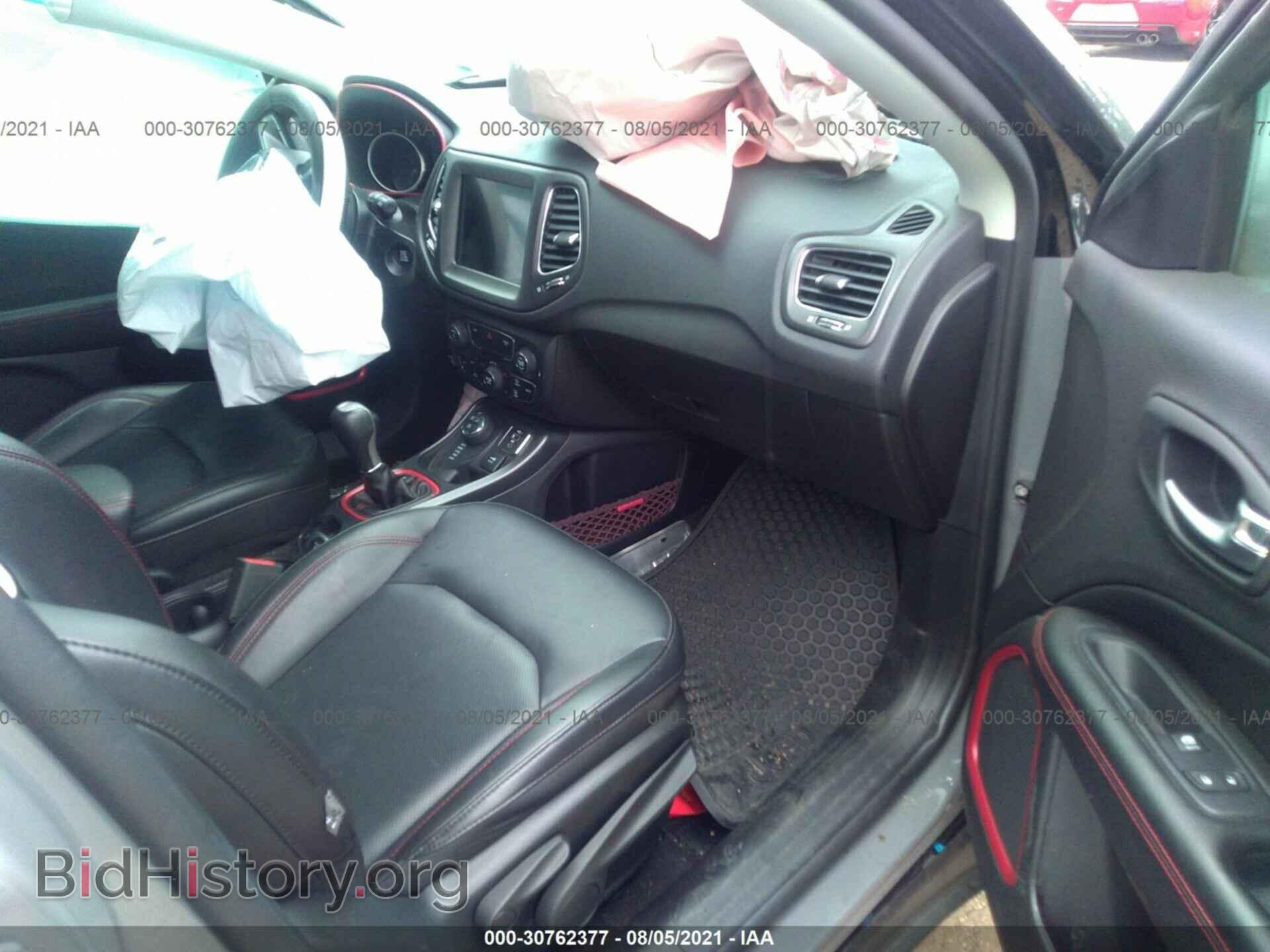 2019 JEEP COMPASS - VIN: 3C4NJDDB7KT766769 - Фото 5