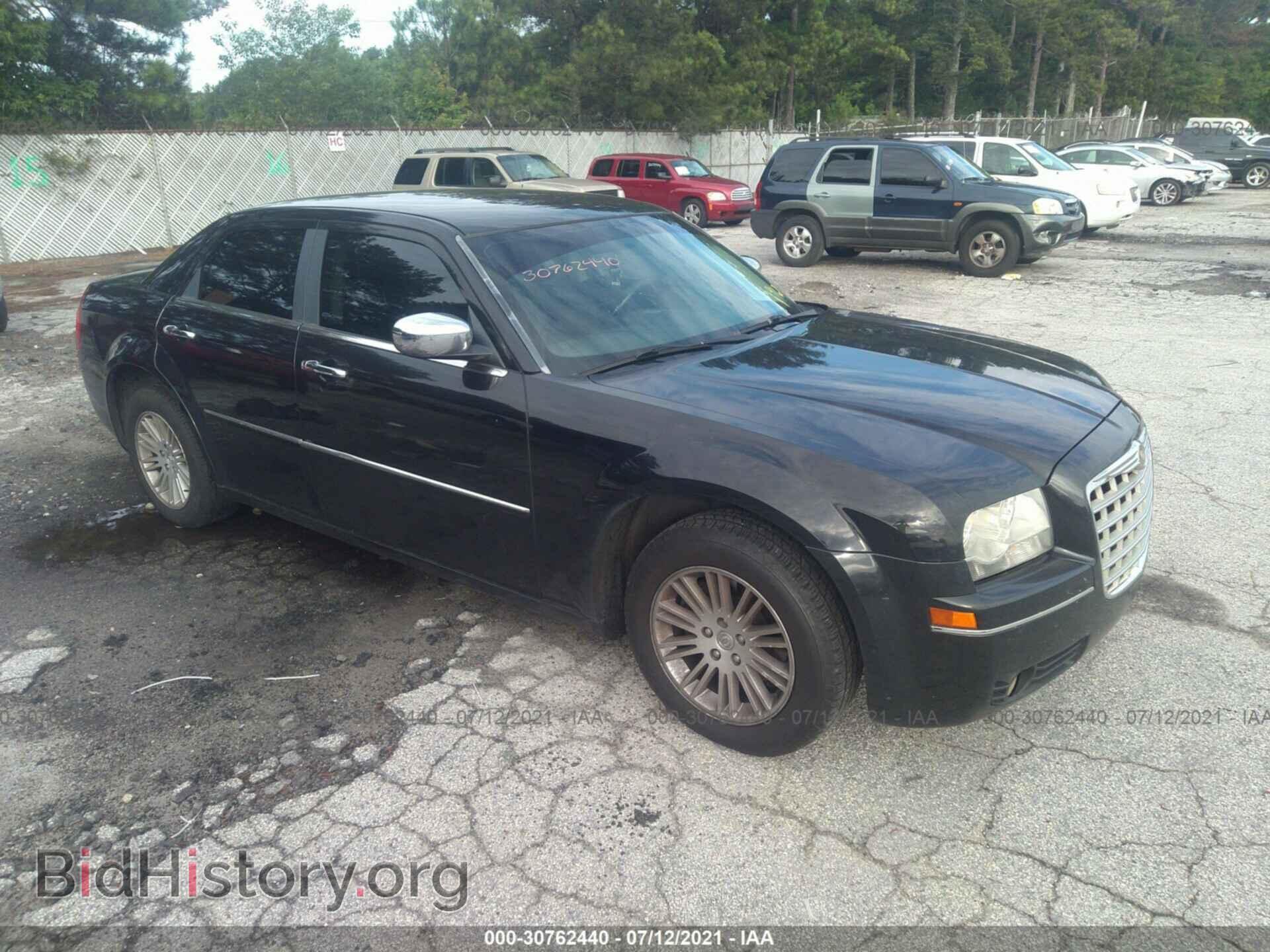 Photo 2C3CA4CDXAH196031 - CHRYSLER 300 2010