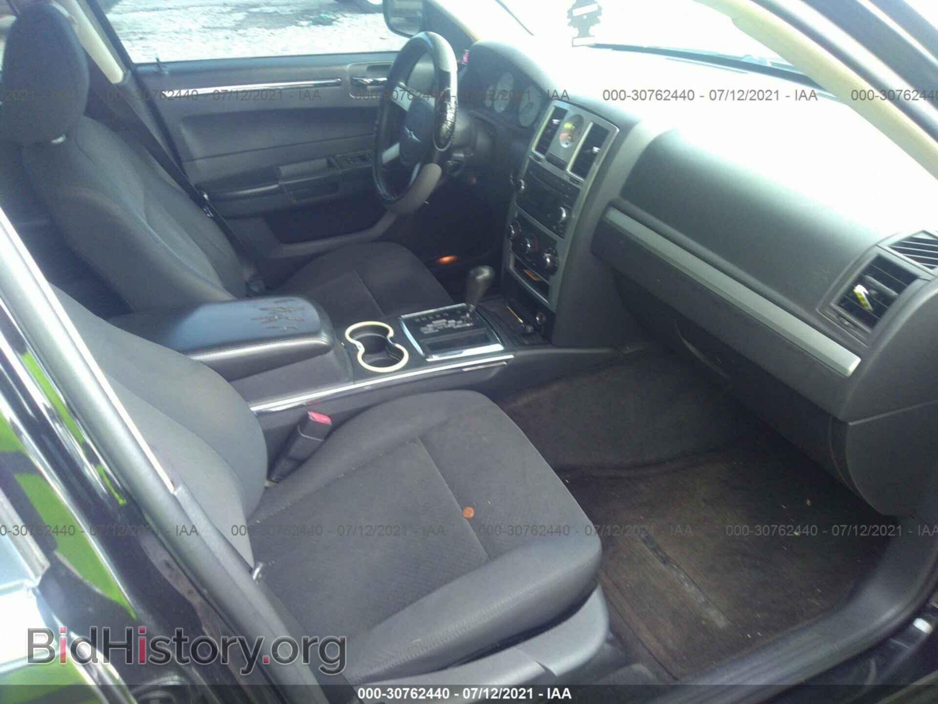 2010 CHRYSLER 300 - VIN: 2C3CA4CDXAH196031 - Фото 5