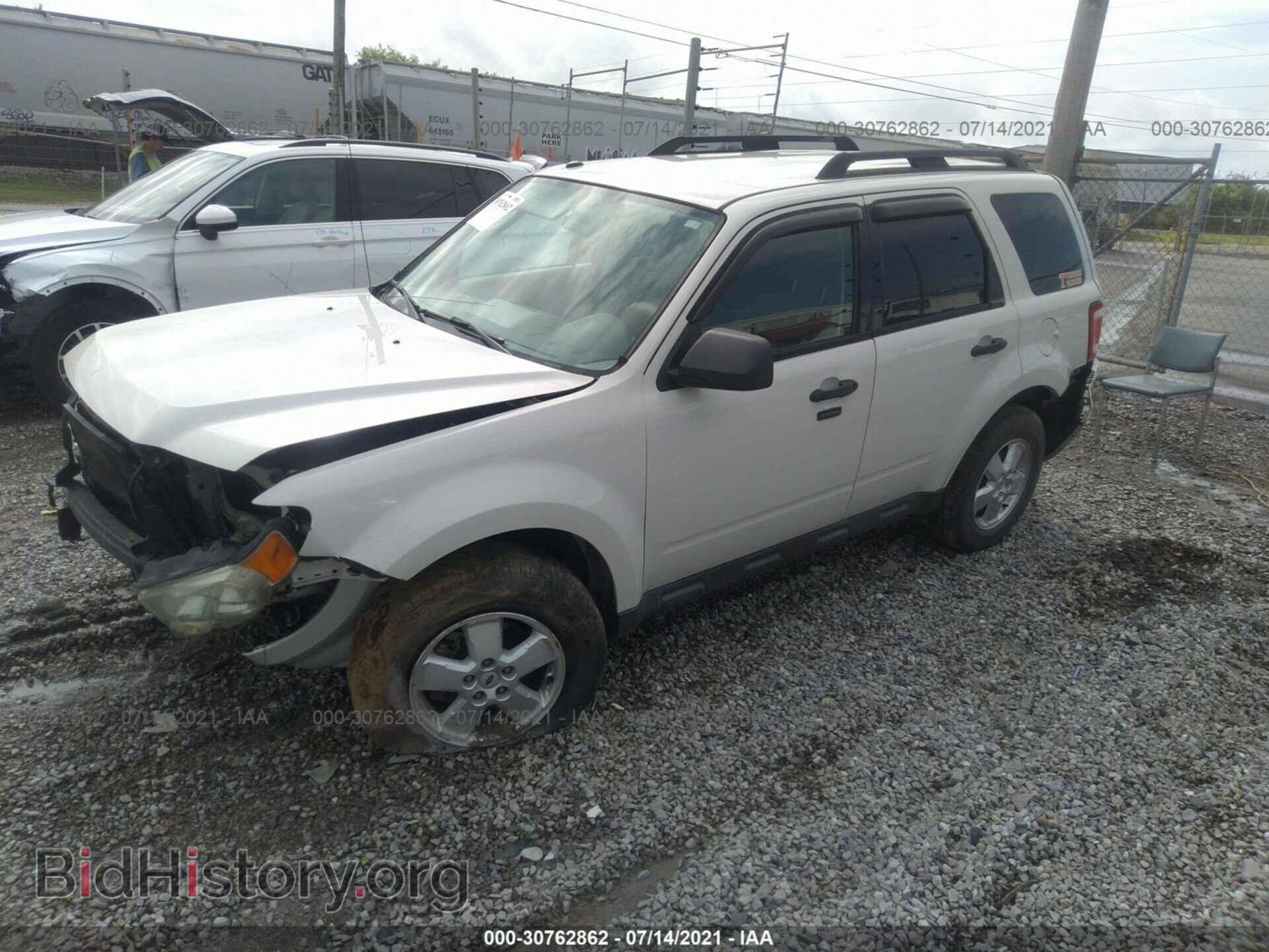 2010 FORD ESCAPE - VIN: 1FMCU9D73AKA61857 - Фото 2