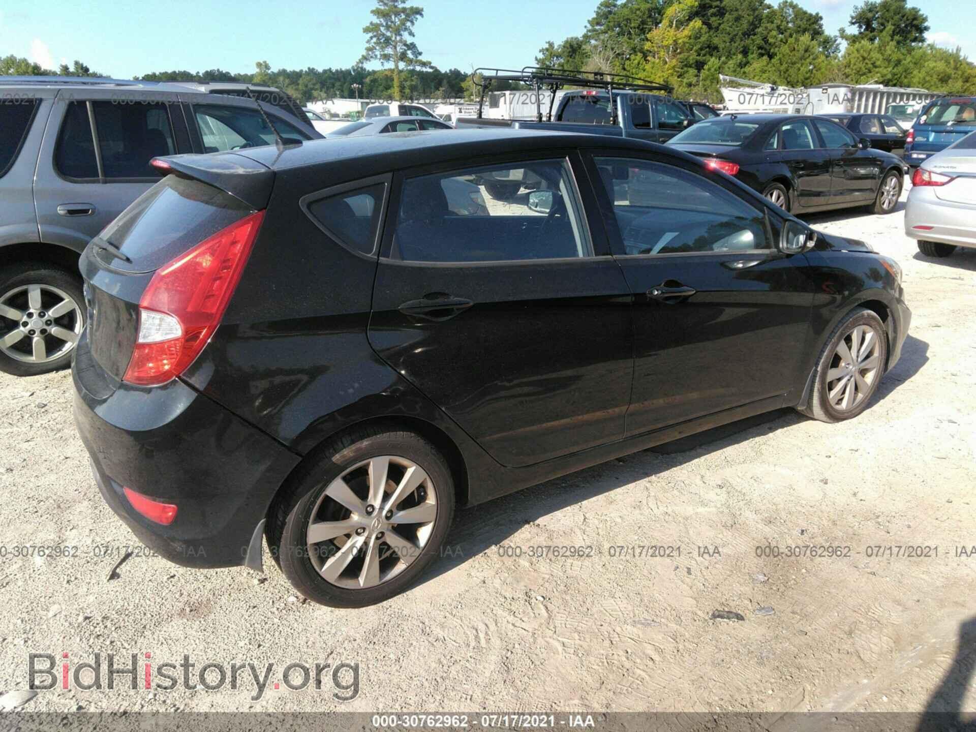 2013 HYUNDAI ACCENT - VIN: KMHCU5AE2DU070585 - Фото 4