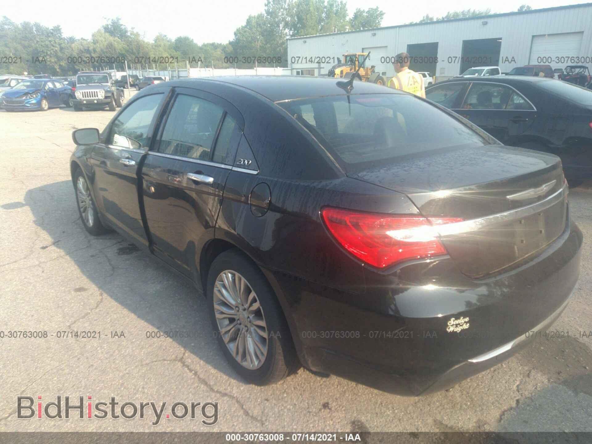 2012 CHRYSLER 200 - VIN: 1C3CCBCG3CN298449 - Фото 3