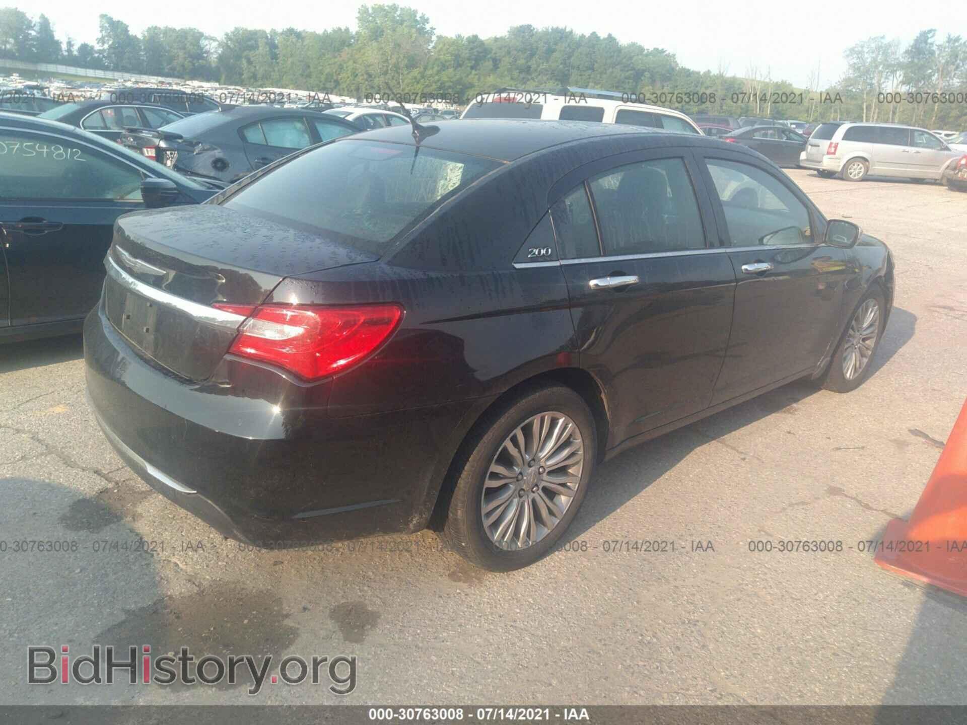 2012 CHRYSLER 200 - VIN: 1C3CCBCG3CN298449 - Фото 4