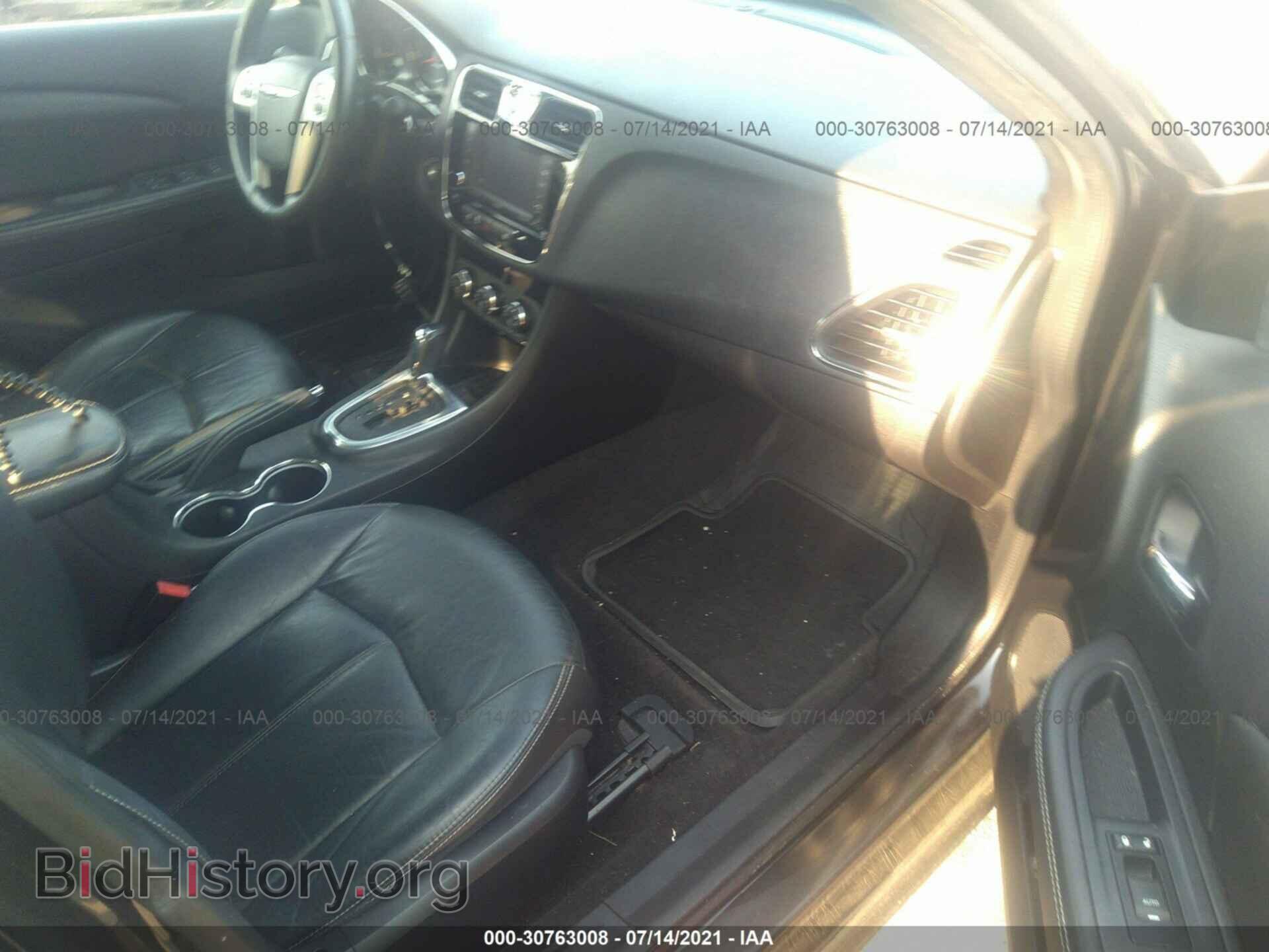 2012 CHRYSLER 200 - VIN: 1C3CCBCG3CN298449 - Фото 5