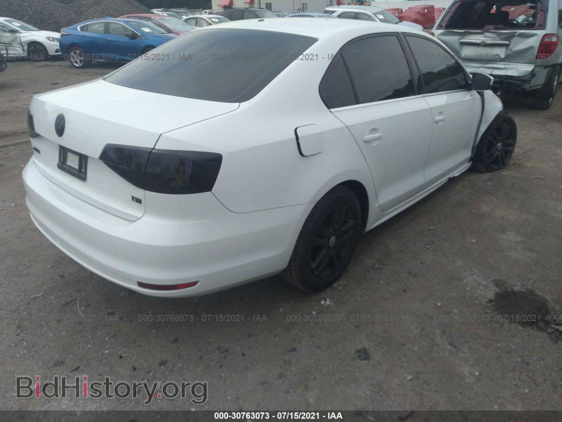 2017 VOLKSWAGEN JETTA - VIN: 3VW2B7AJ6HM374668 - Фото 4