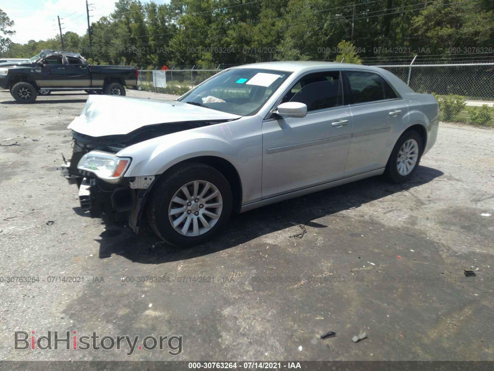 2012 CHRYSLER 300 - VIN: 2C3CCAAG8CH114418 - Photo 2