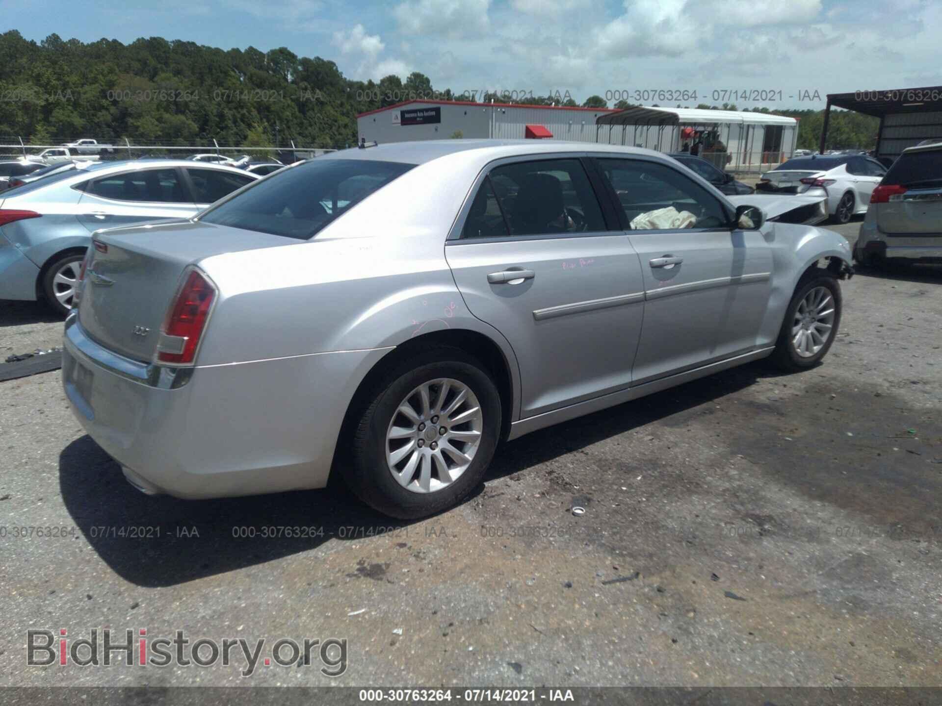 2012 CHRYSLER 300 - VIN: 2C3CCAAG8CH114418 - Photo 4