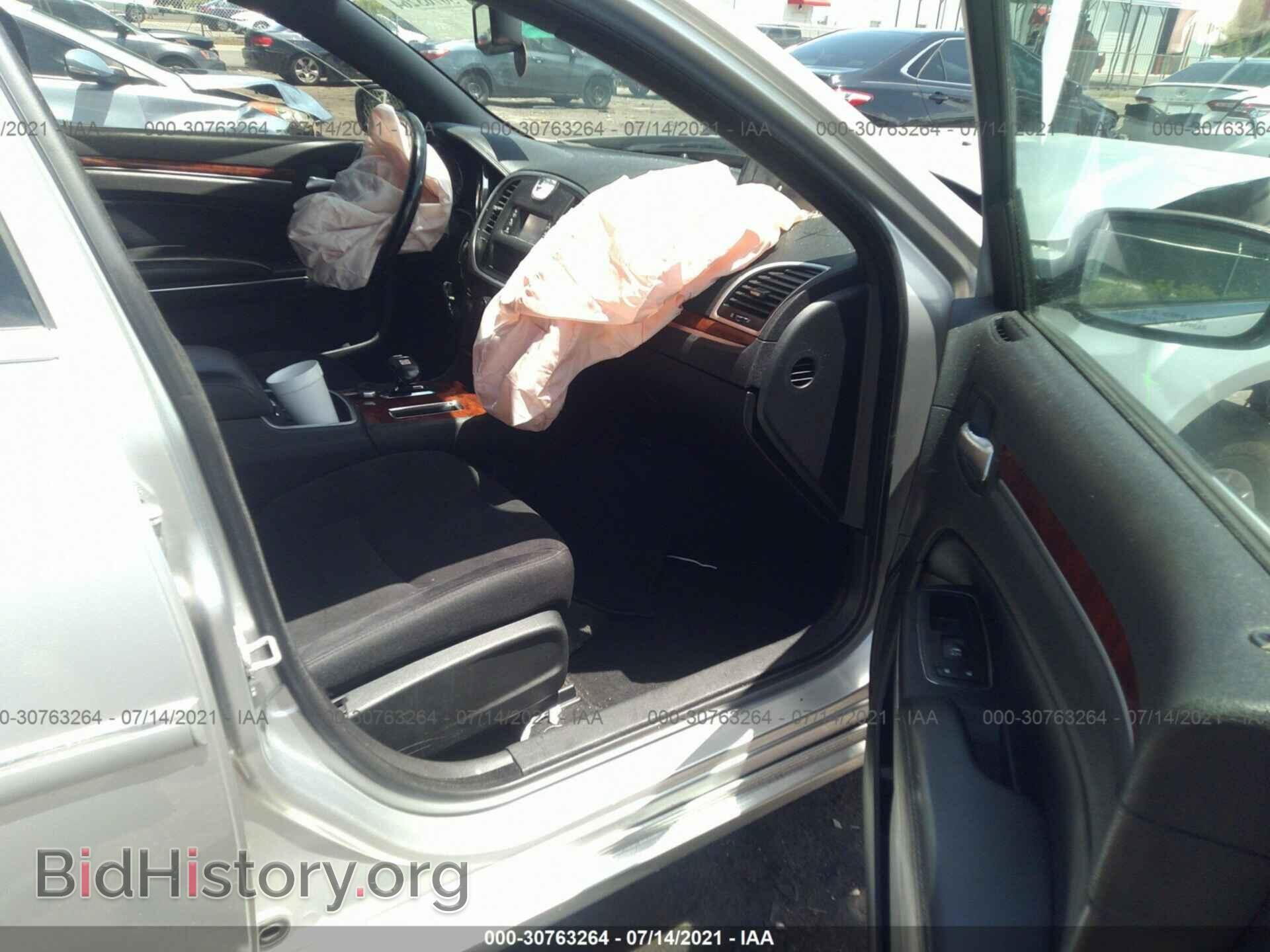 2012 CHRYSLER 300 - VIN: 2C3CCAAG8CH114418 - Photo 5