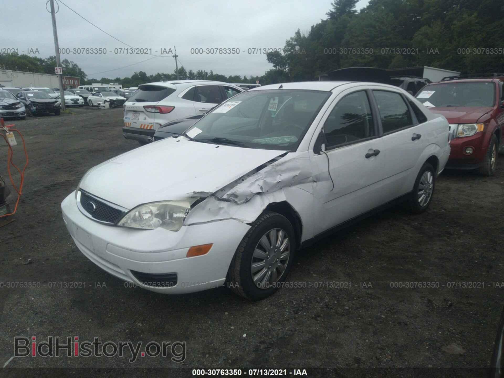 2007 FORD FOCUS - VIN: 1FAHP34N87W251870 - Фото 2