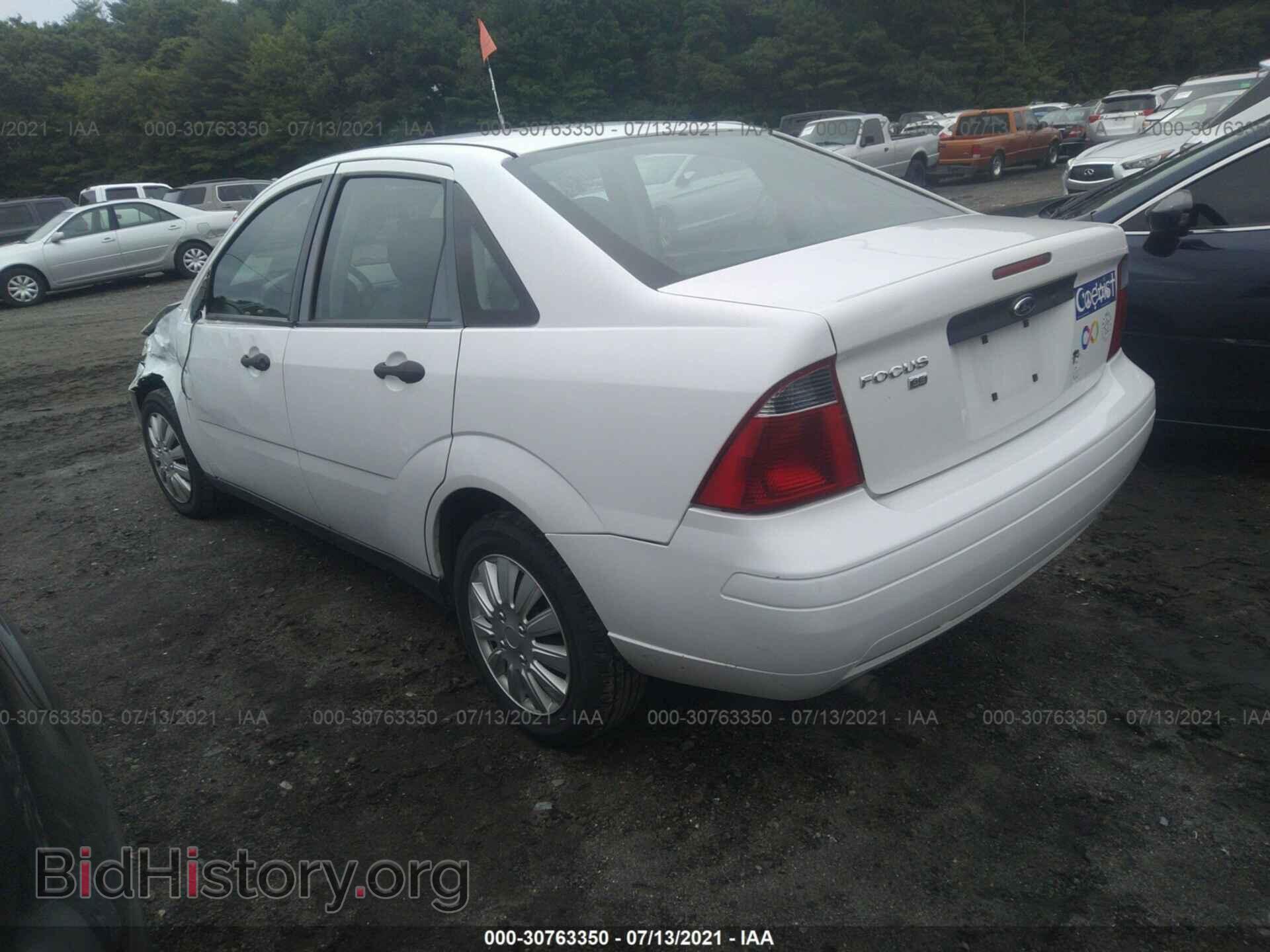 2007 FORD FOCUS - VIN: 1FAHP34N87W251870 - Фото 3
