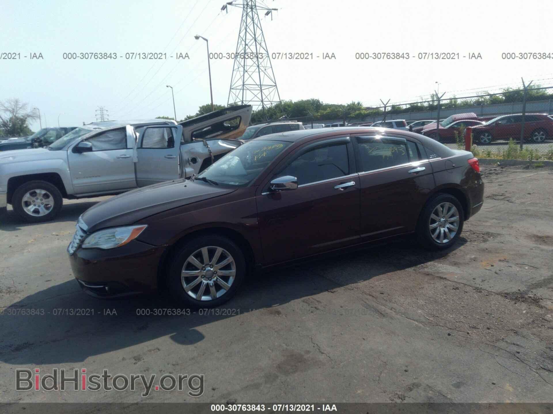 2013 CHRYSLER 200 - VIN: 1C3CCBCG1DN593597 - Photo 2