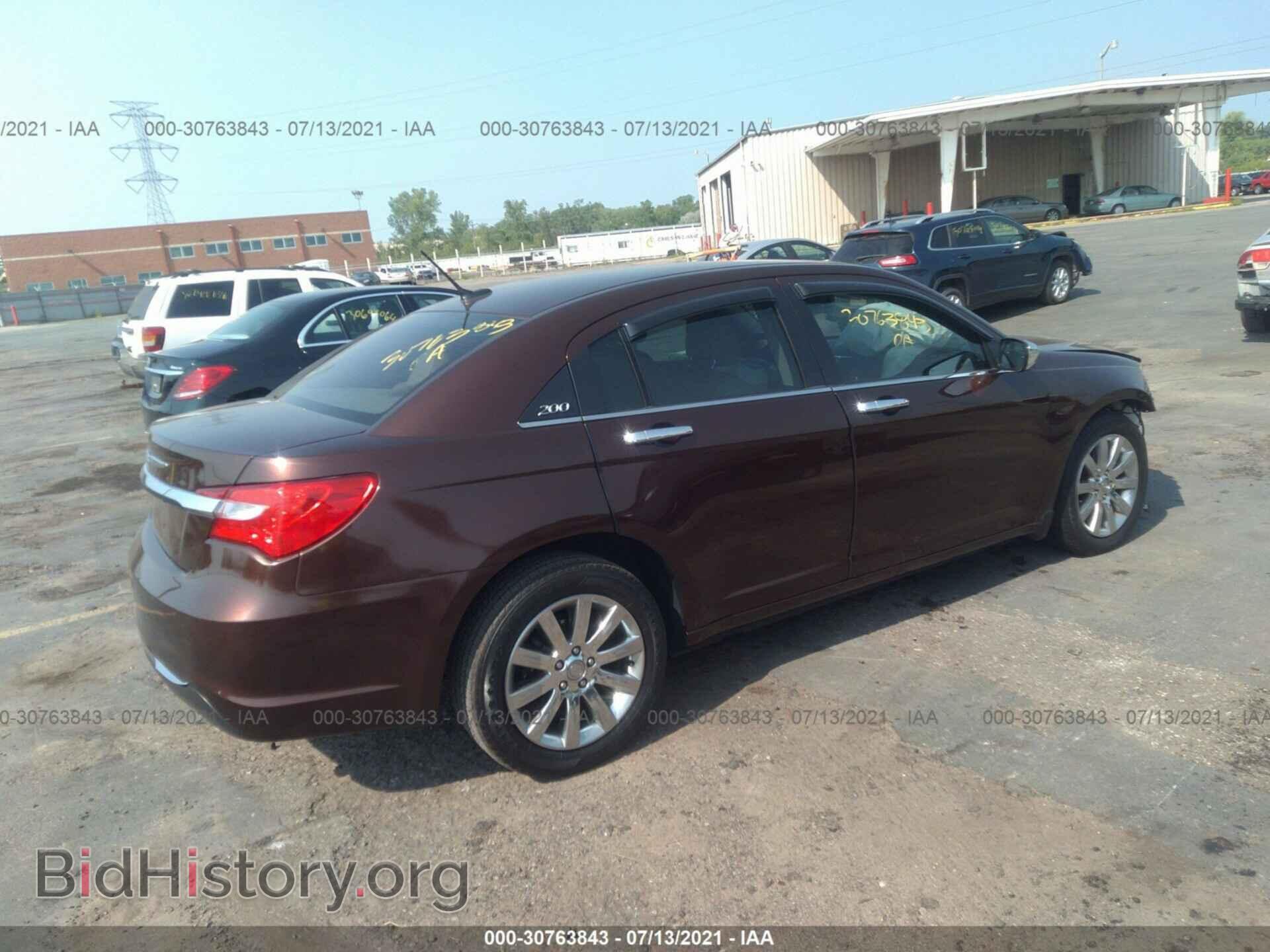 2013 CHRYSLER 200 - VIN: 1C3CCBCG1DN593597 - Photo 4