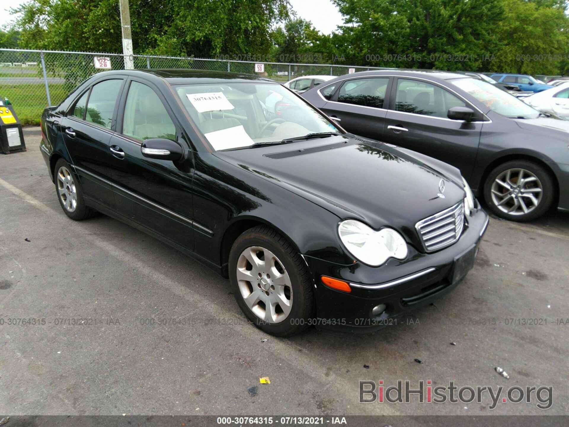 Photo WDBRF87H06F762135 - MERCEDES-BENZ C-CLASS 2006