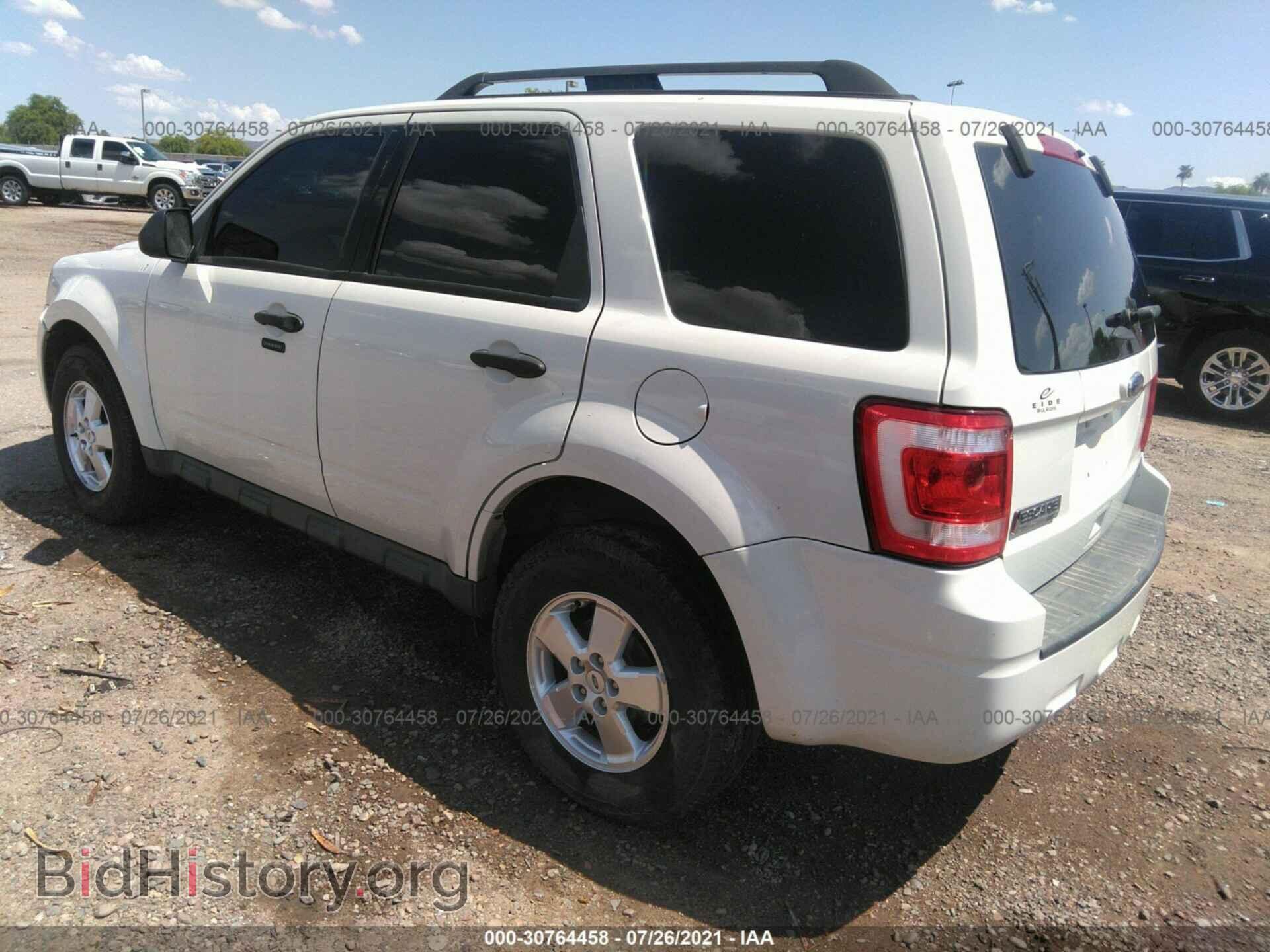 2011 FORD ESCAPE - VIN: 1FMCU0D79BKB66660 - Фото 3