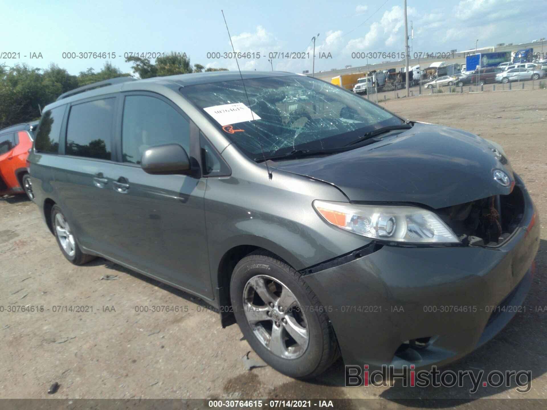 Фотография 5TDKK3DCXDS316890 - TOYOTA SIENNA 2013