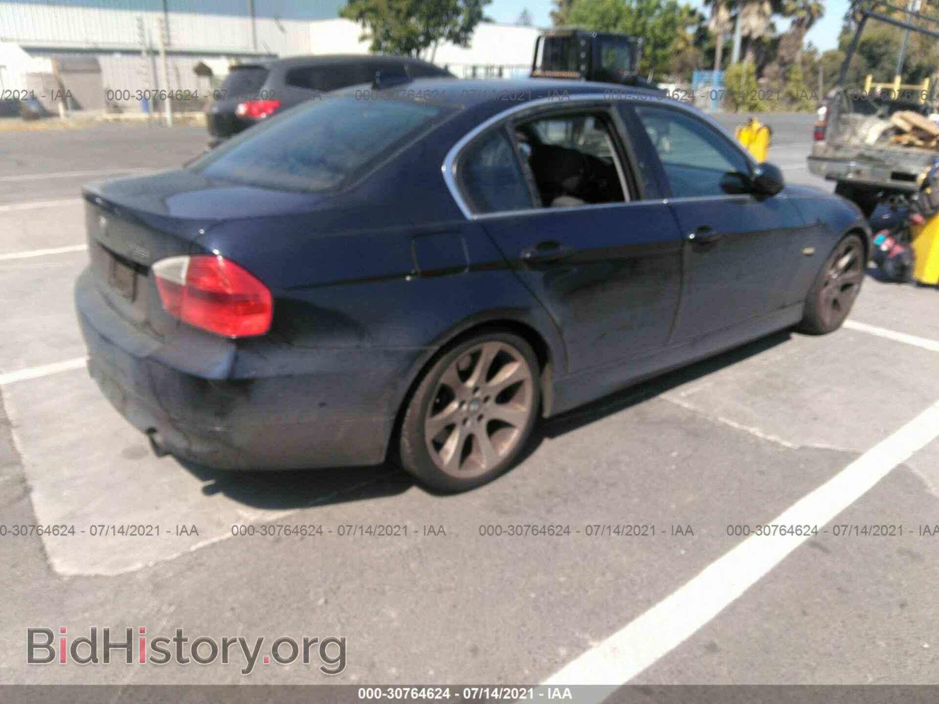 2008 BMW 3 SERIES - VIN: WBAVB73528VH25713 - Photo 4