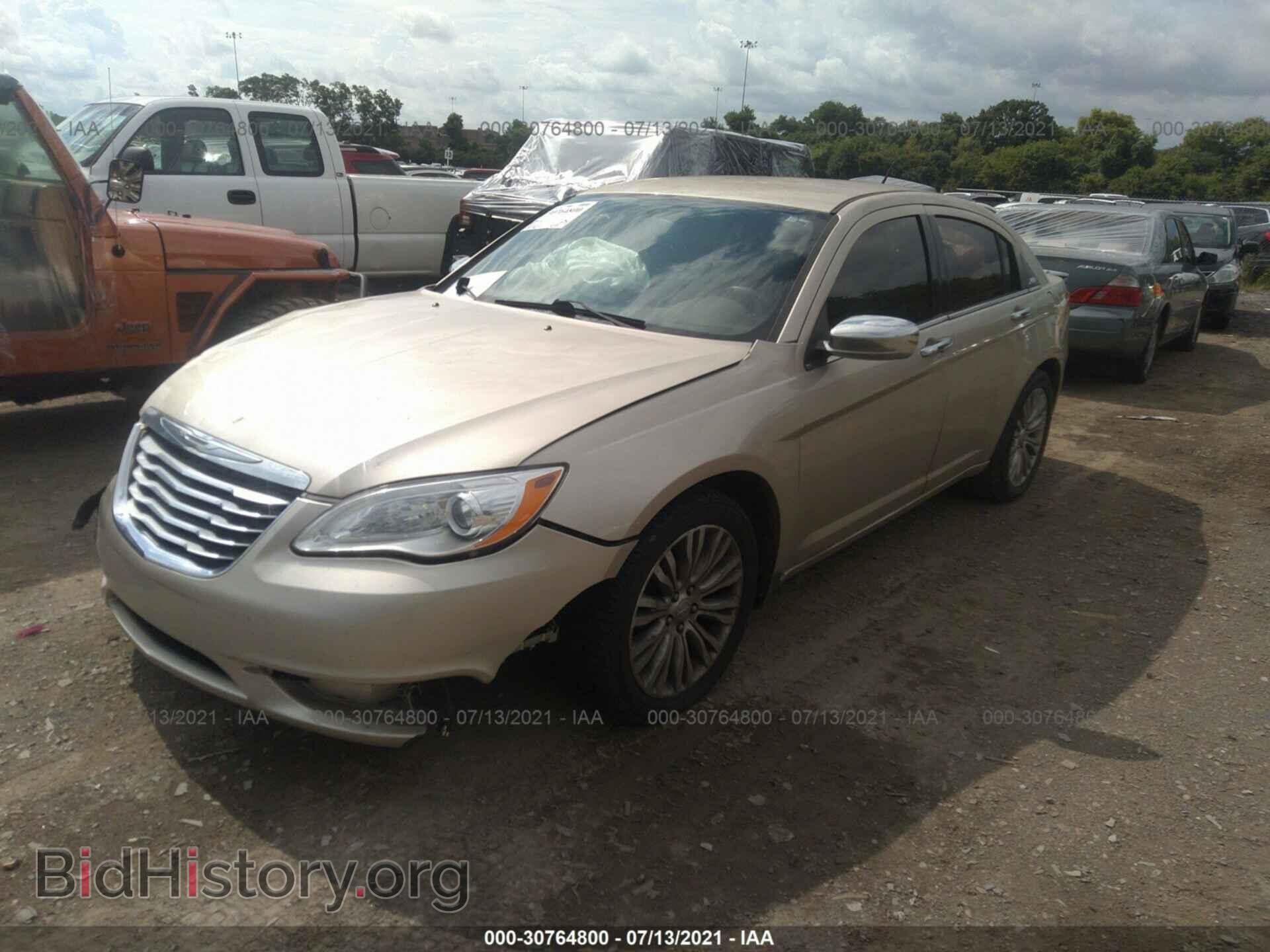 2013 CHRYSLER 200 - VIN: 1C3CCBCG7DN602402 - Photo 2