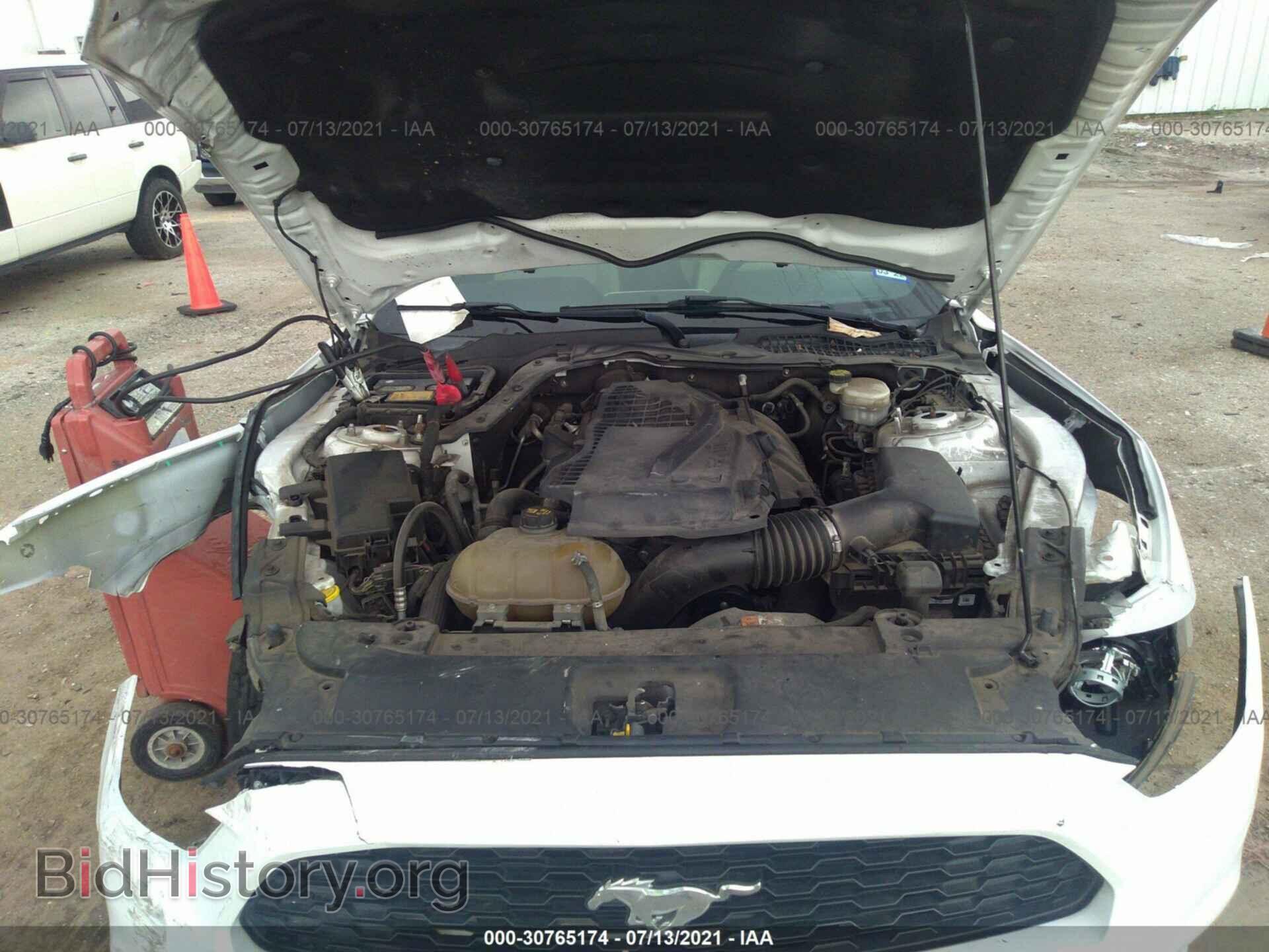 2016 FORD MUSTANG - VIN: 1FA6P8TH8G5275382 - Фото 10