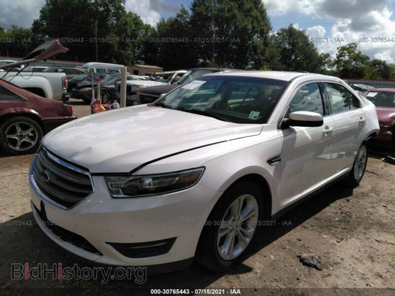 2018 Ford TAURUS (VIN 1FAHP2E82JG111060) — фото 2 из 12