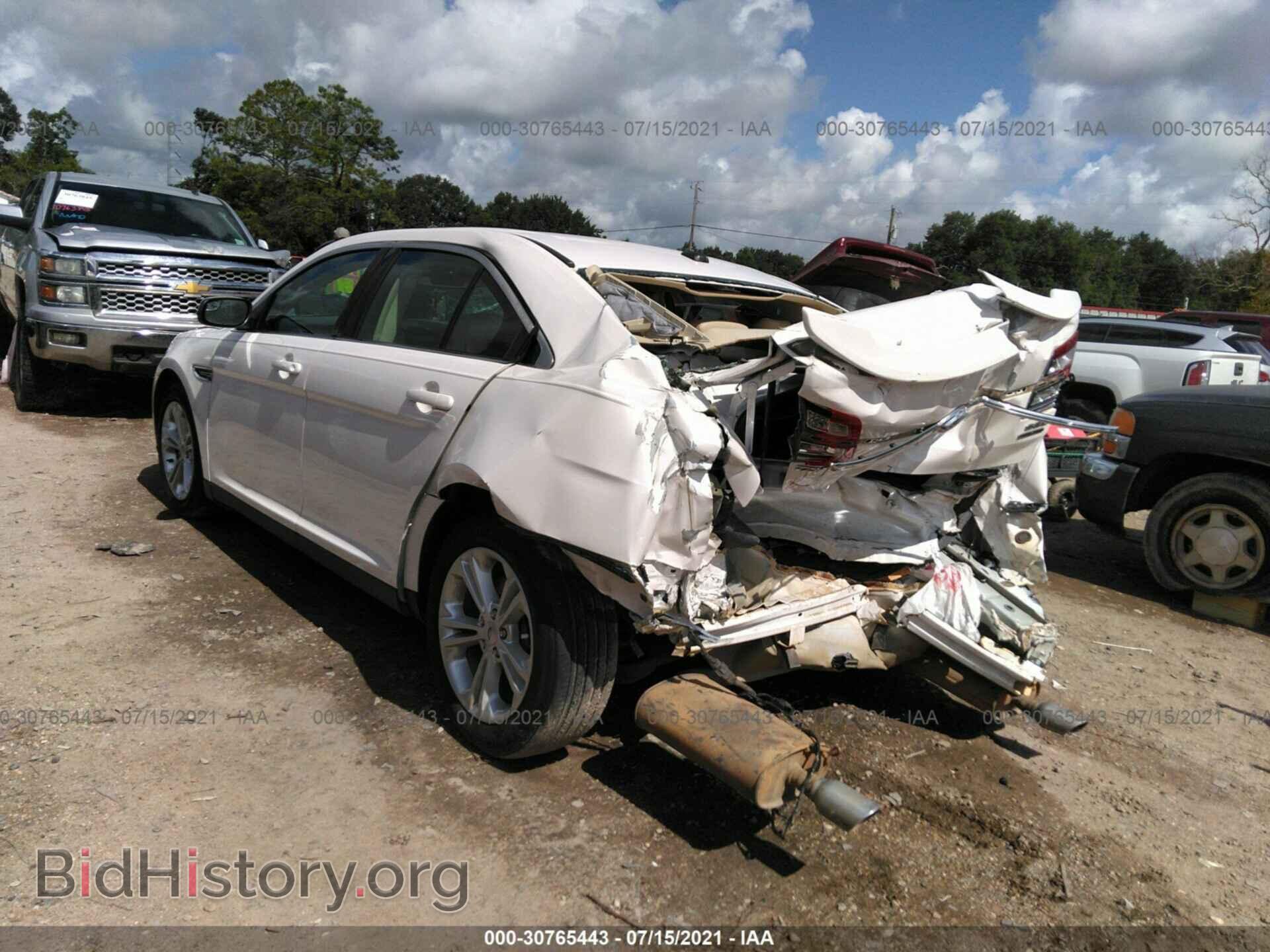 2018 FORD TAURUS - VIN: 1FAHP2E82JG111060 - Фото 3