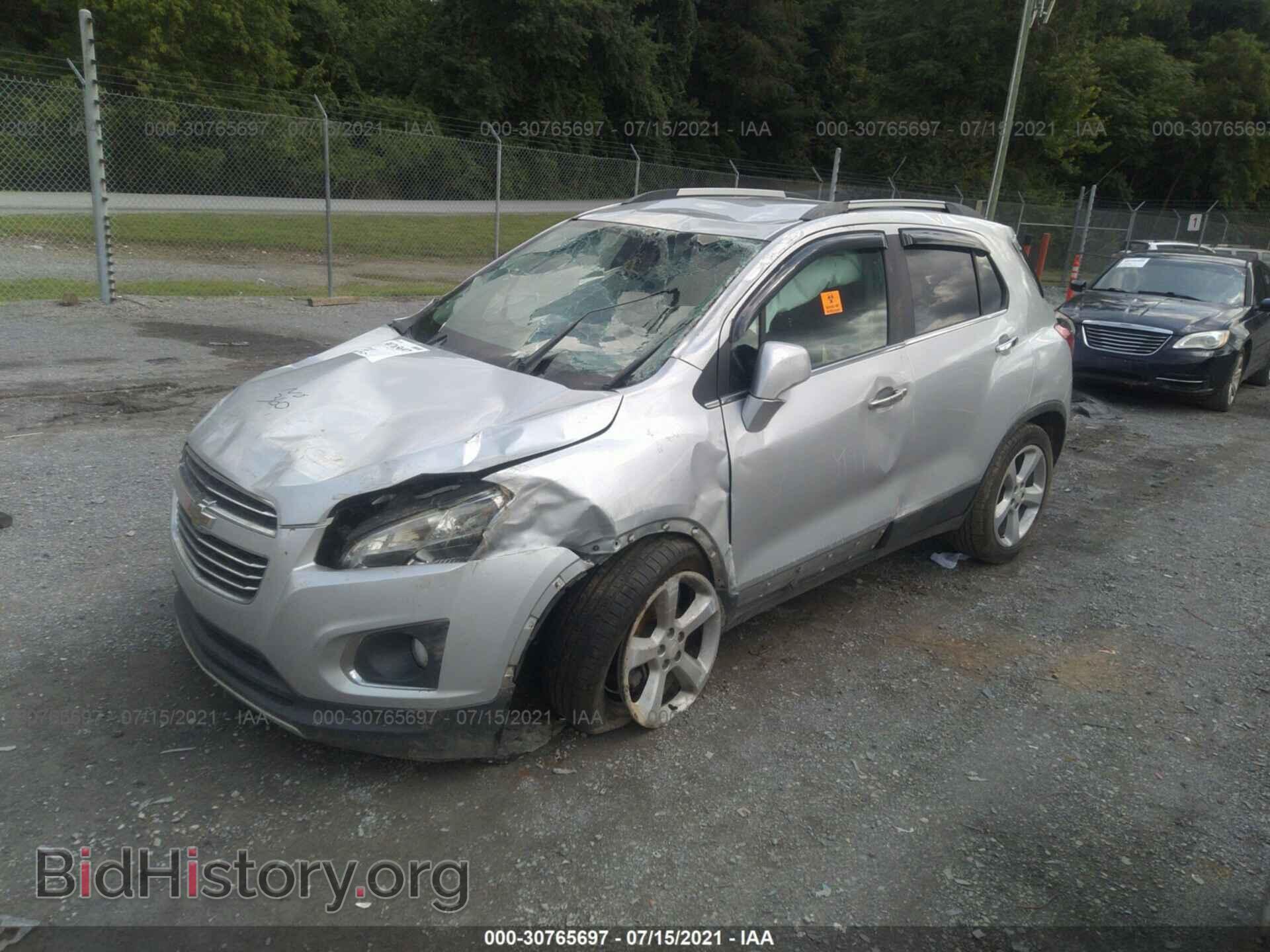 2016 CHEVROLET TRAX - VIN: 3GNCJMSB3GL161284 - Фото 2