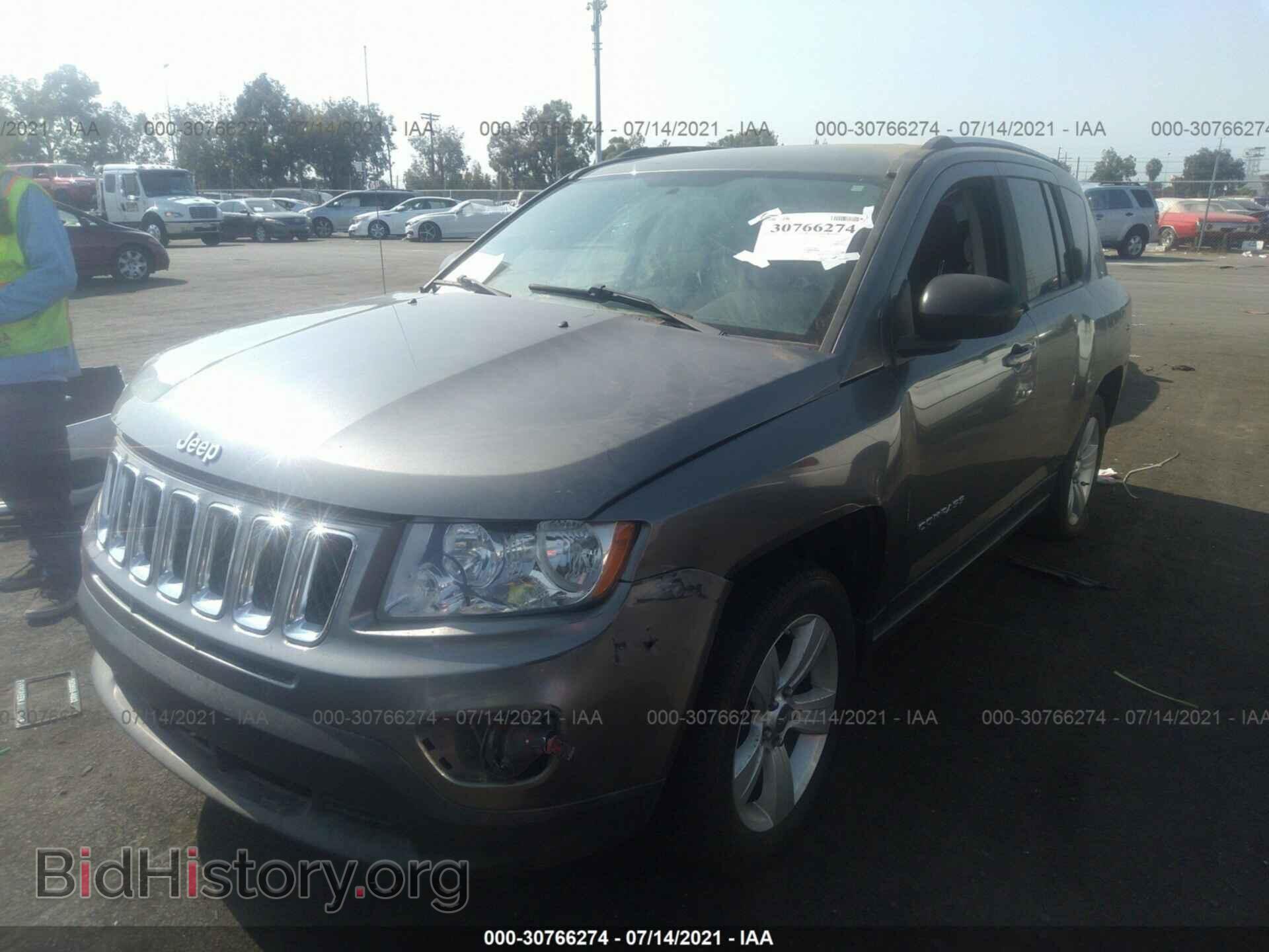 2012 JEEP COMPASS - VIN: 1C4NJCBA2CD565700 - Photo 2