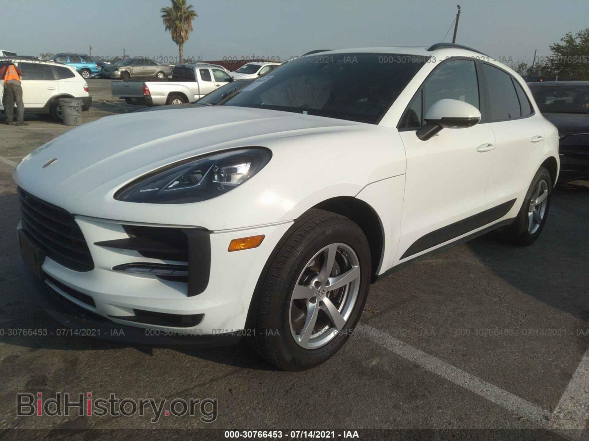 2020 PORSCHE MACAN - VIN: WP1AA2A55LLB08641 - Photo 2