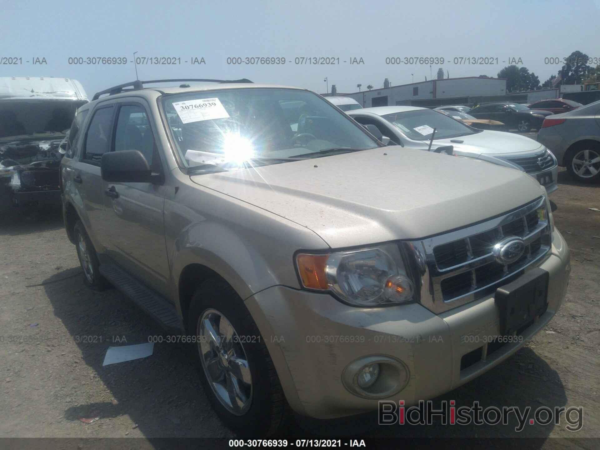 Photo 1FMCU0DG4AKD20027 - FORD ESCAPE 2010