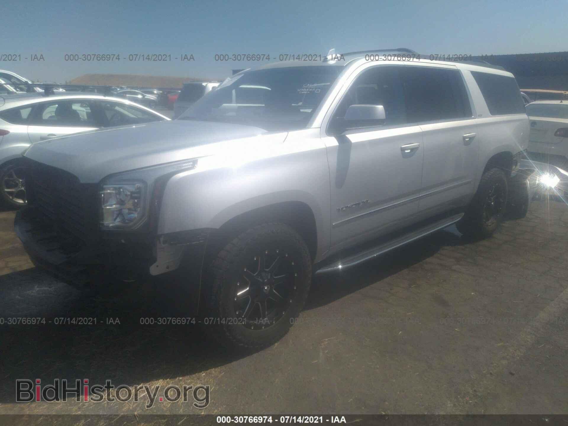 2019 GMC YUKON XL - VIN: 1GKS2GKC8KR129304 - Фото 2