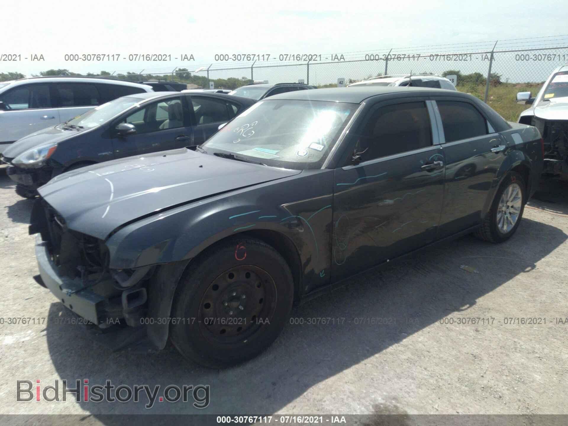 2008 CHRYSLER 300 - VIN: 2C3KA43R88H121636 - Фото 2