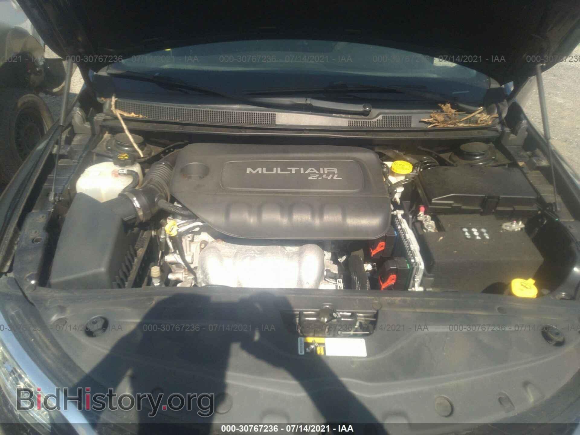 2015 CHRYSLER 200 - VIN: 1C3CCCAB5FN716589 - Фото 10