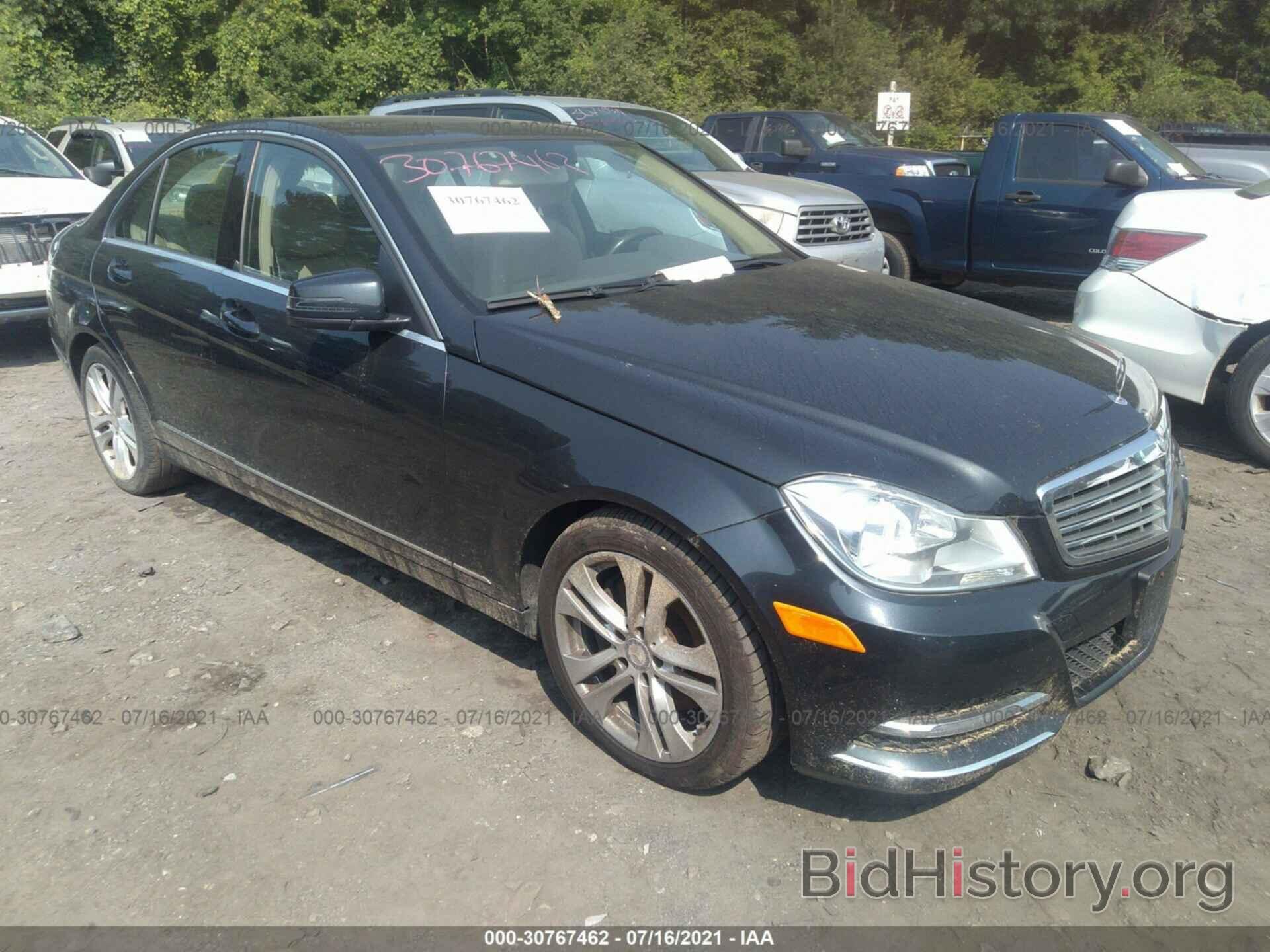 Photo WDDGF8AB2DR265232 - MERCEDES-BENZ C-CLASS 2013