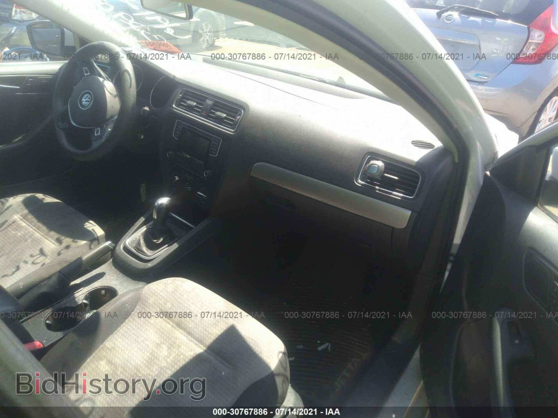 2017 VOLKSWAGEN JETTA - VIN: 3VW2B7AJ8HM329053 - Фото 5